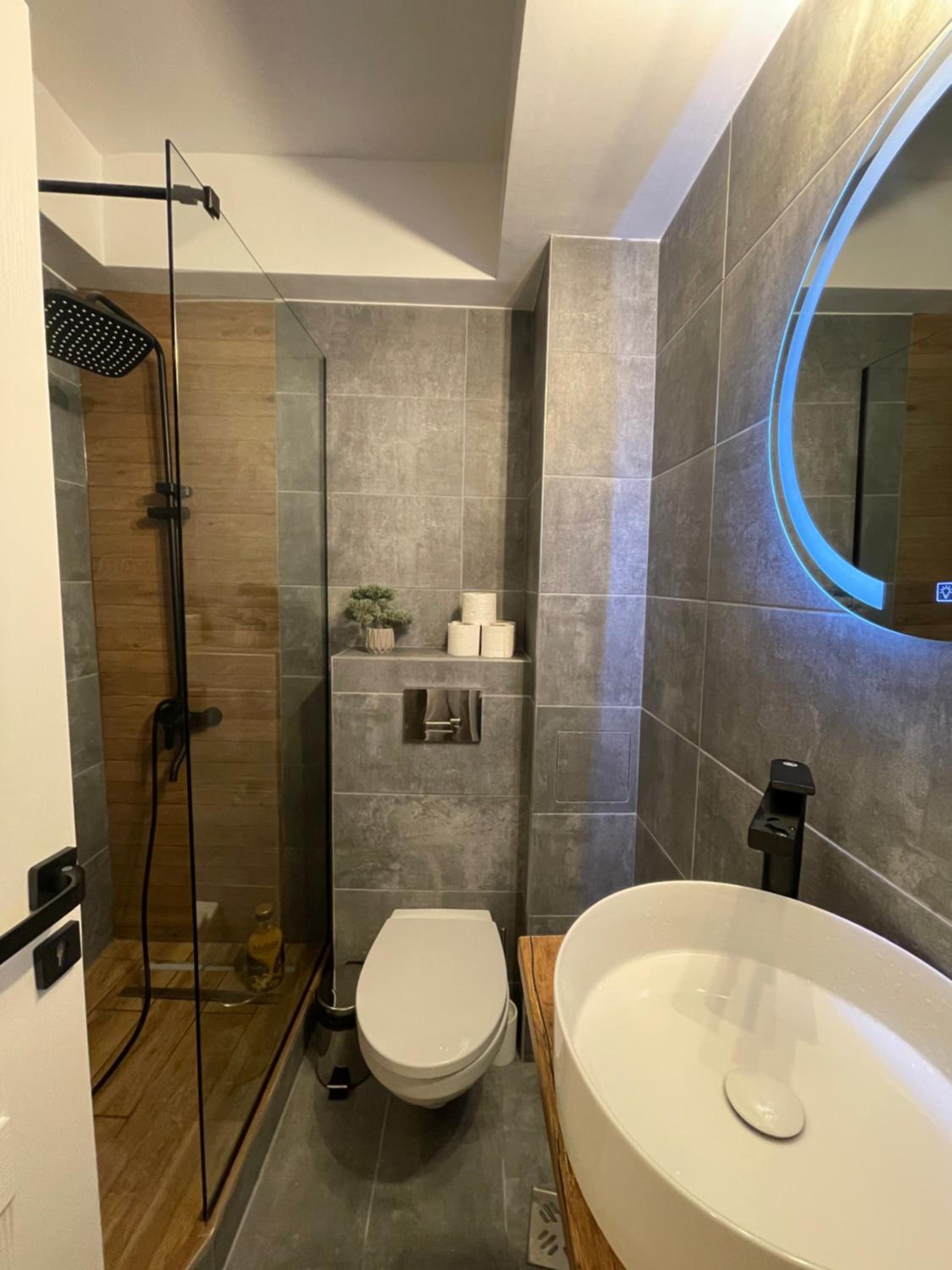 Cozy Studio 1 Bedroom nearby Value Center Mall view 4