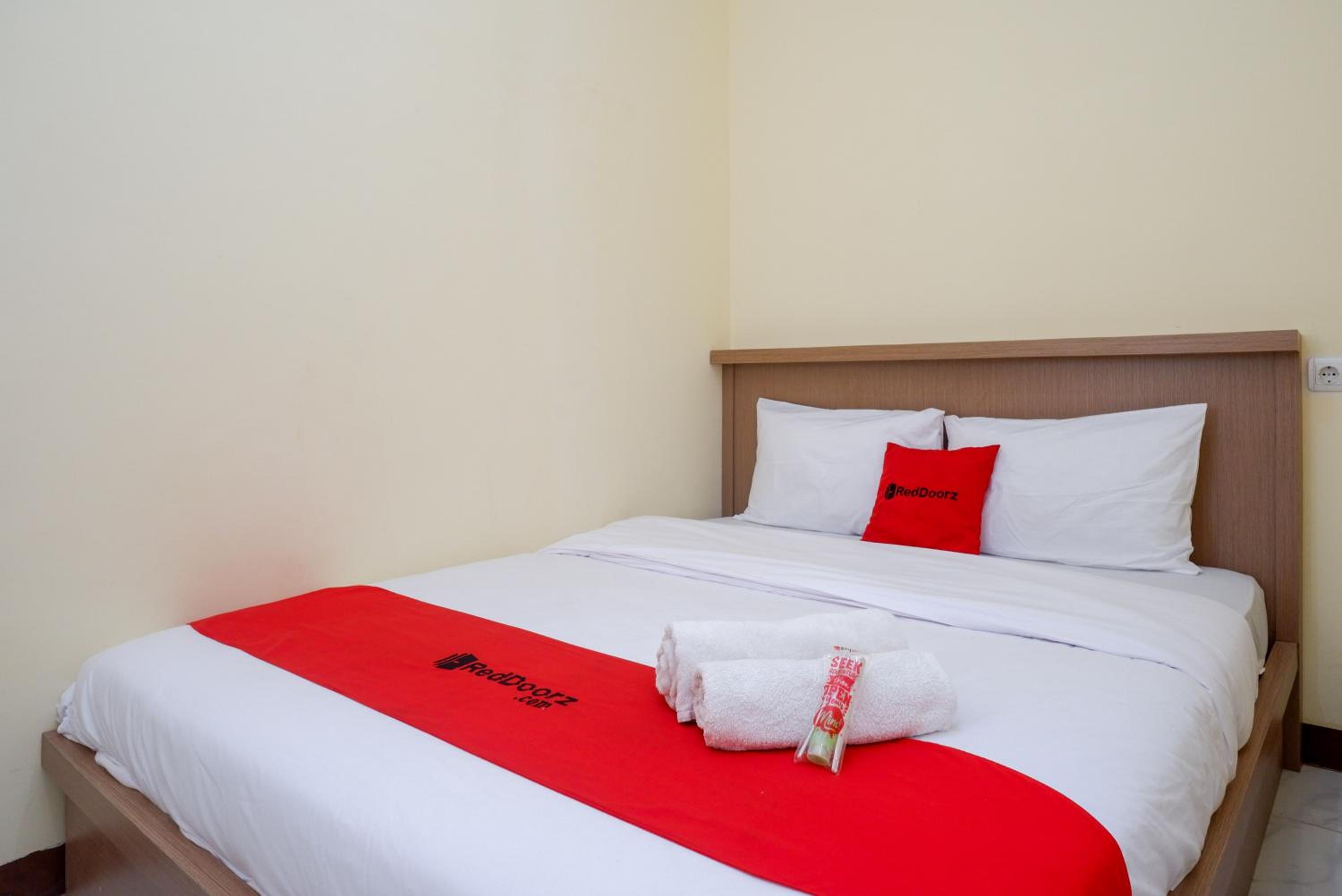 RedDoorz near Tugu Muda Semarang view 3