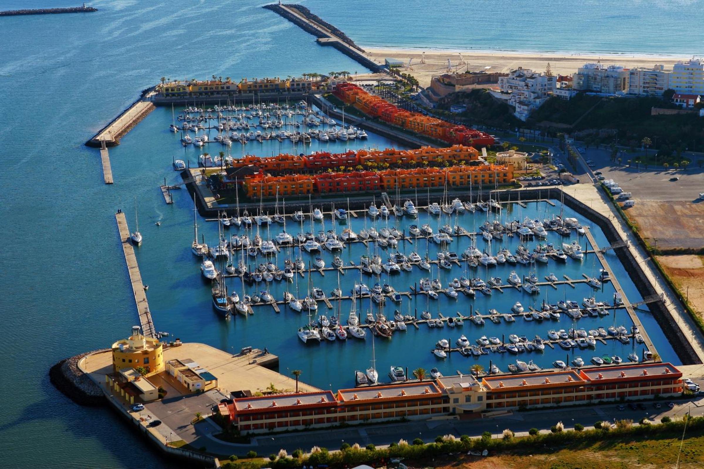 Luxury Apartment, Marina, Beach & Pool II view 4