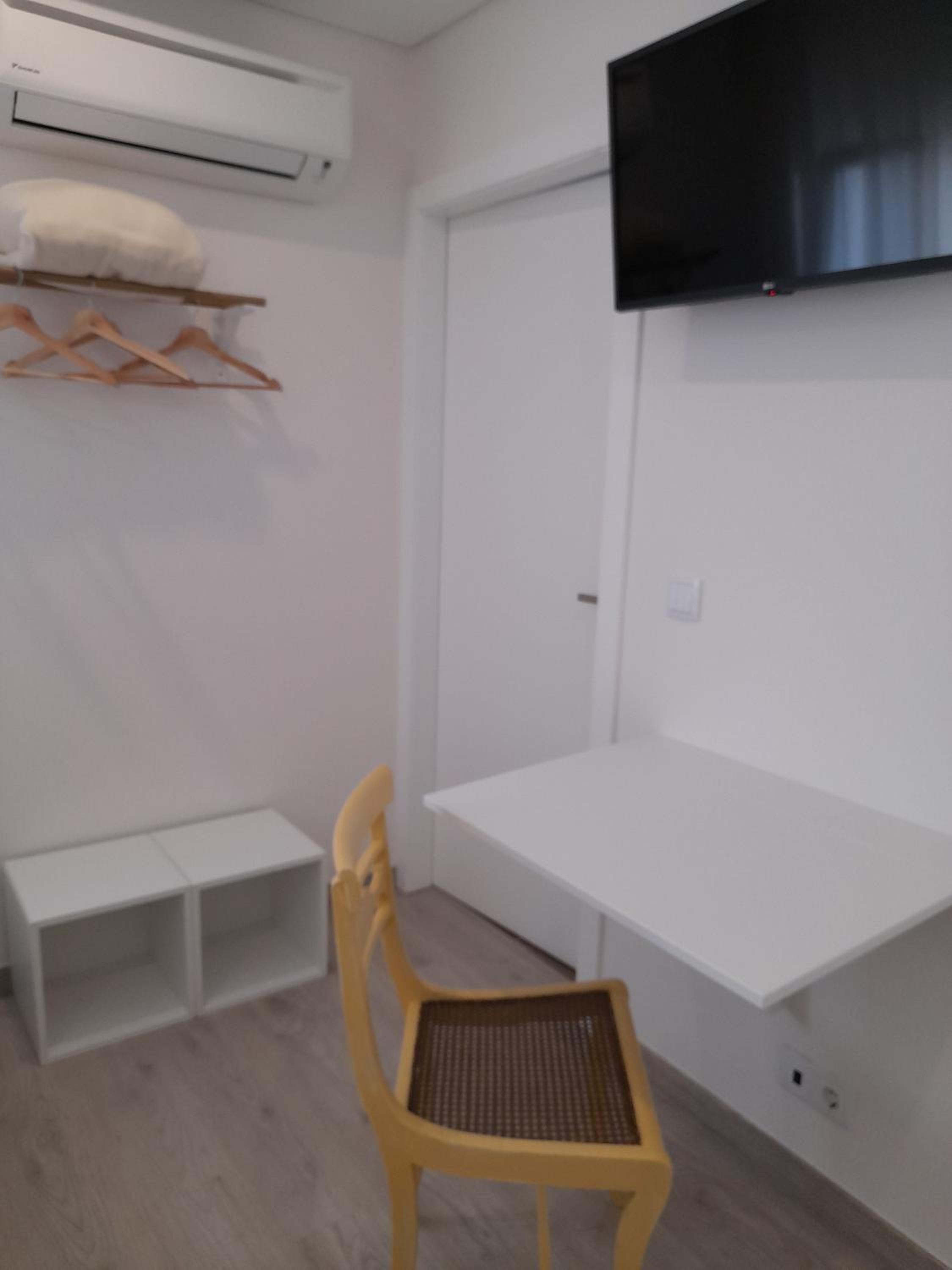 Hall 92 Quartos com WC em moradia com piscina A-das-Lebres Loures