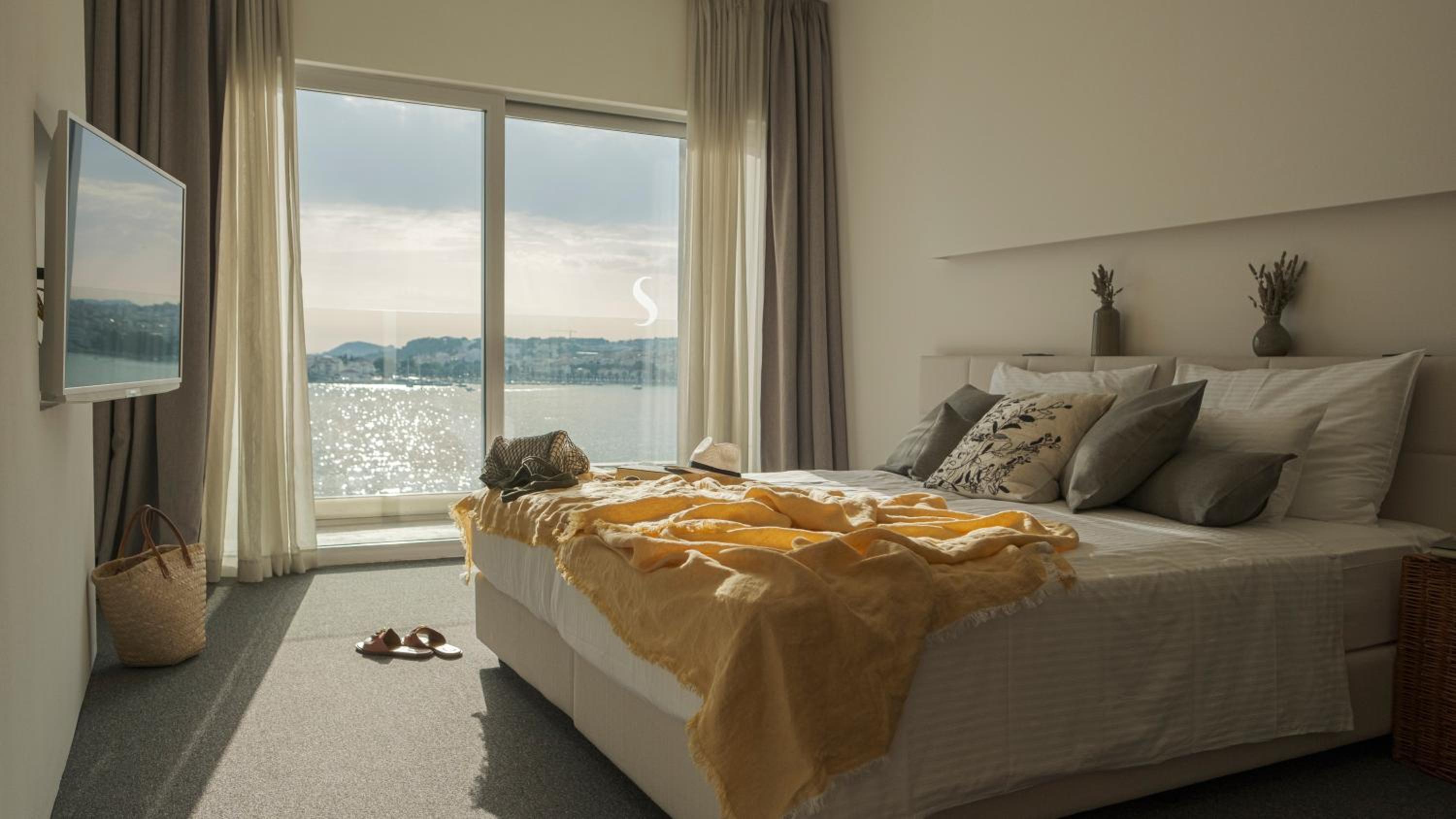 Podstrana Vacations - Hotel Split - Property Image 1