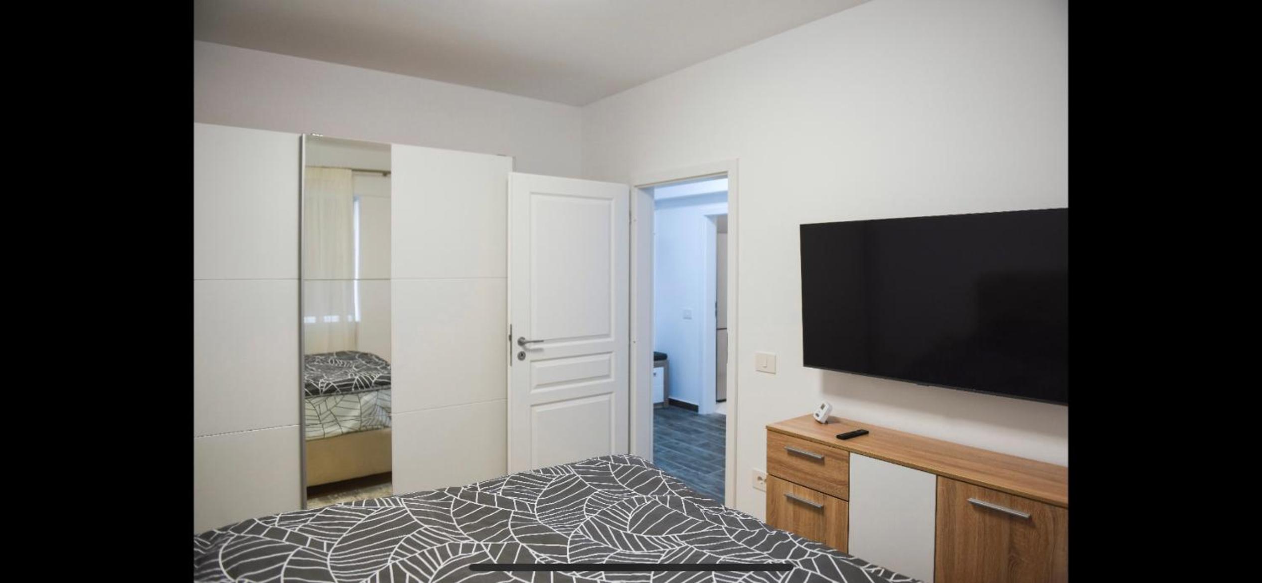 Vlaicu Residence view 3