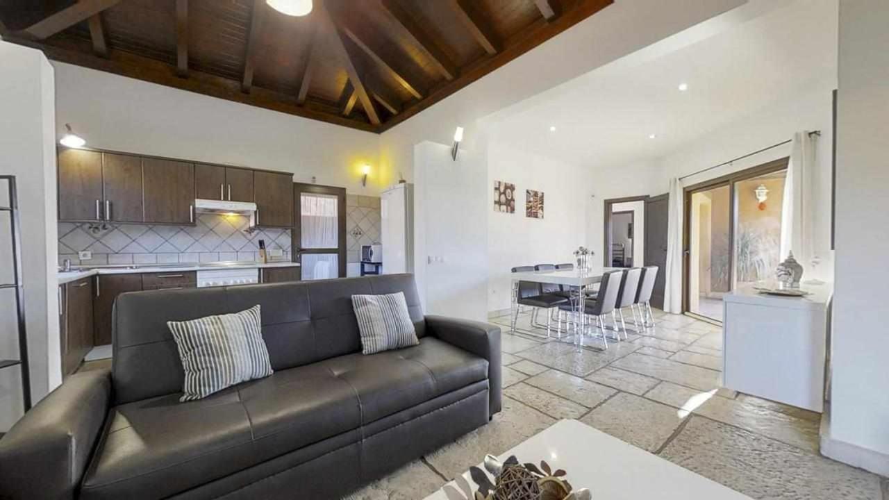 Anju Villas Villas Vistas del Mar