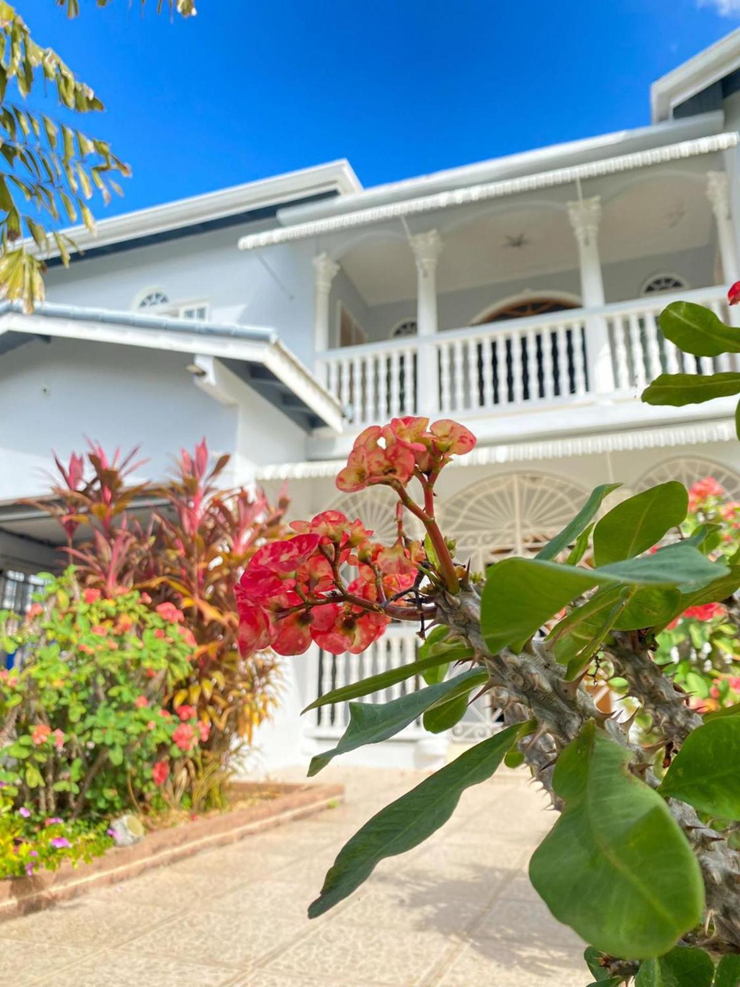 5 Bed Villa Sleeps 14 - Private Pool - Smart TVs view 2