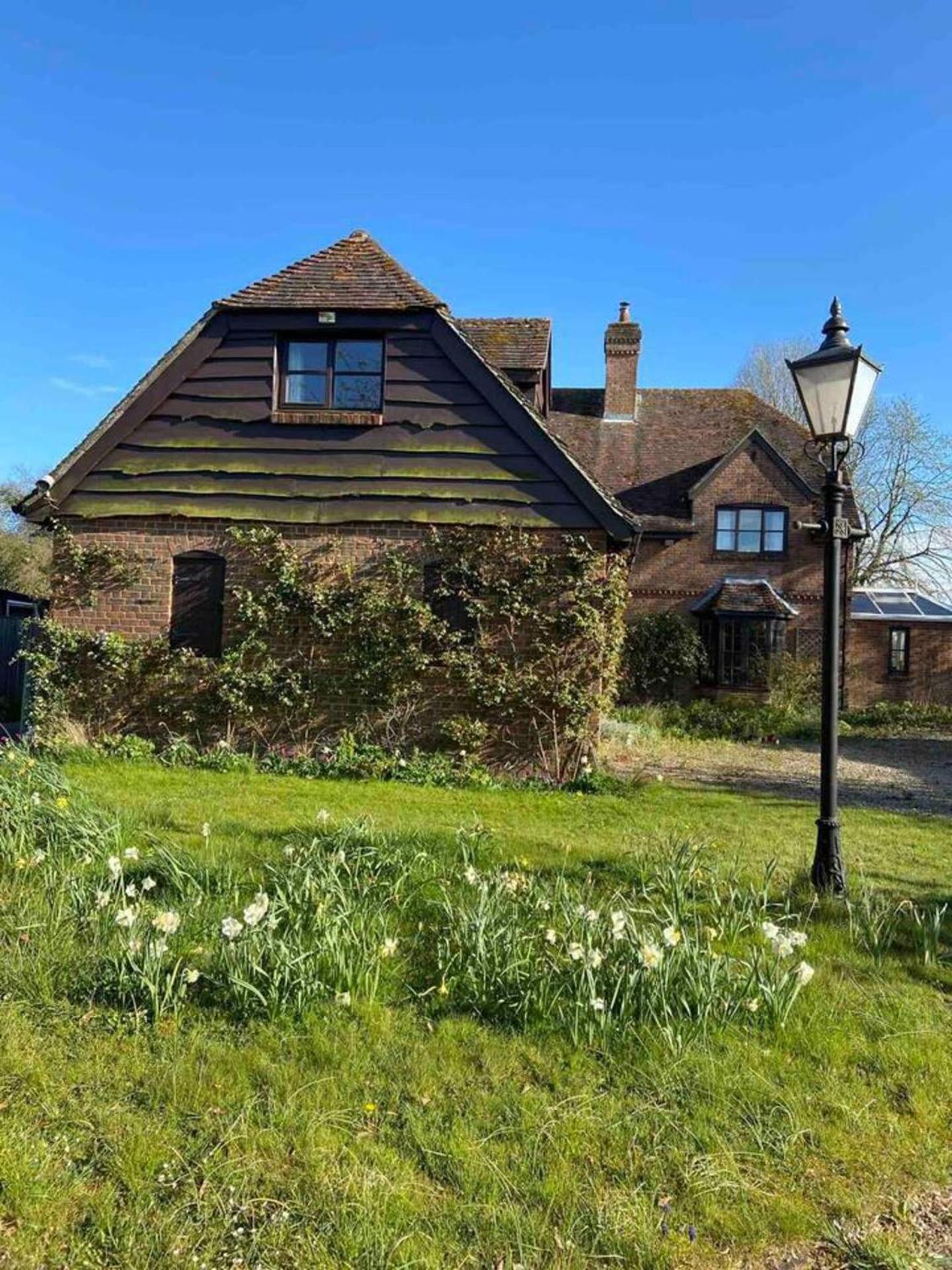 Cosy Rural Retreat Sleeps 3 & PetFriendly view 2