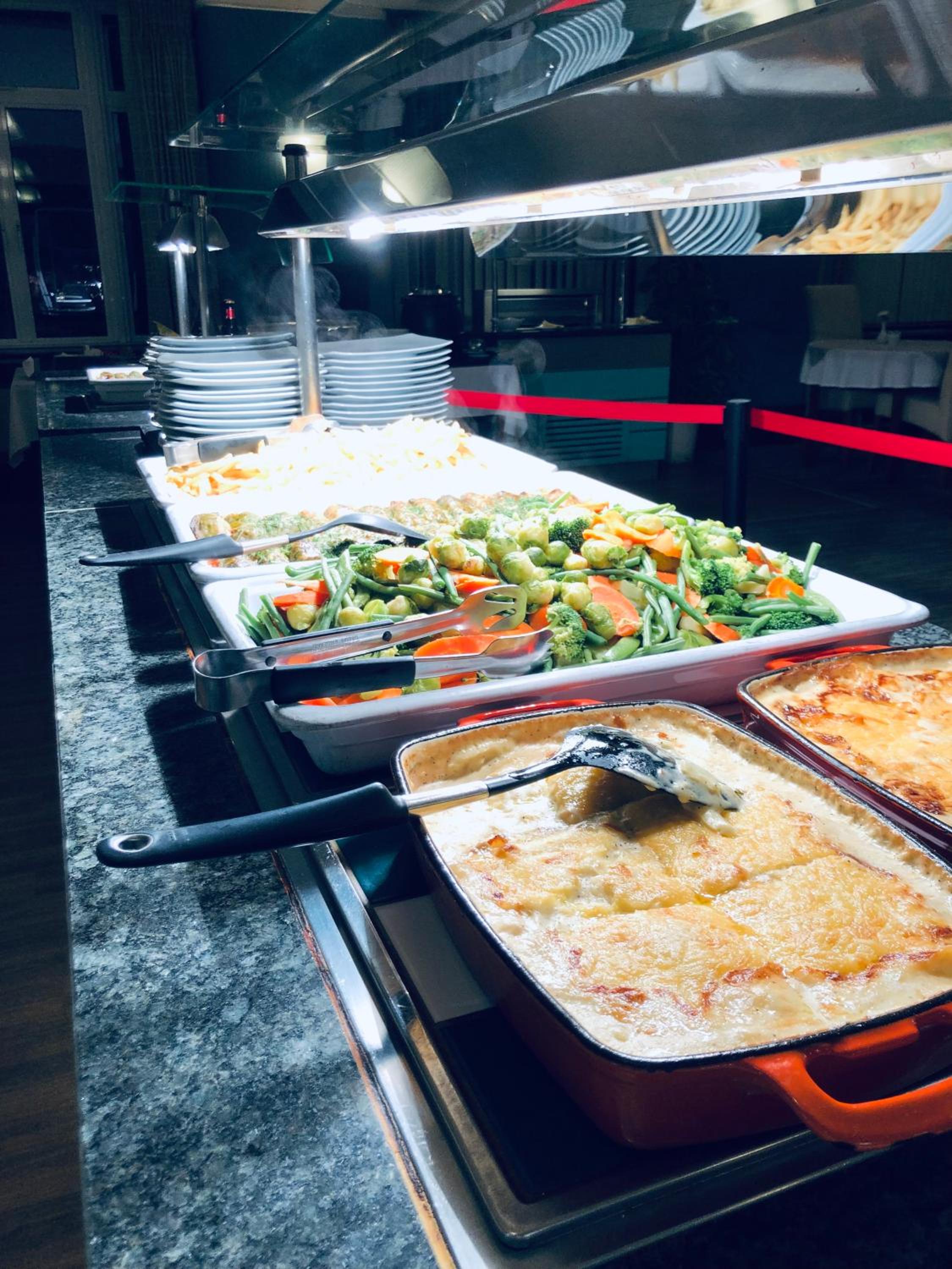 breakfast buffet