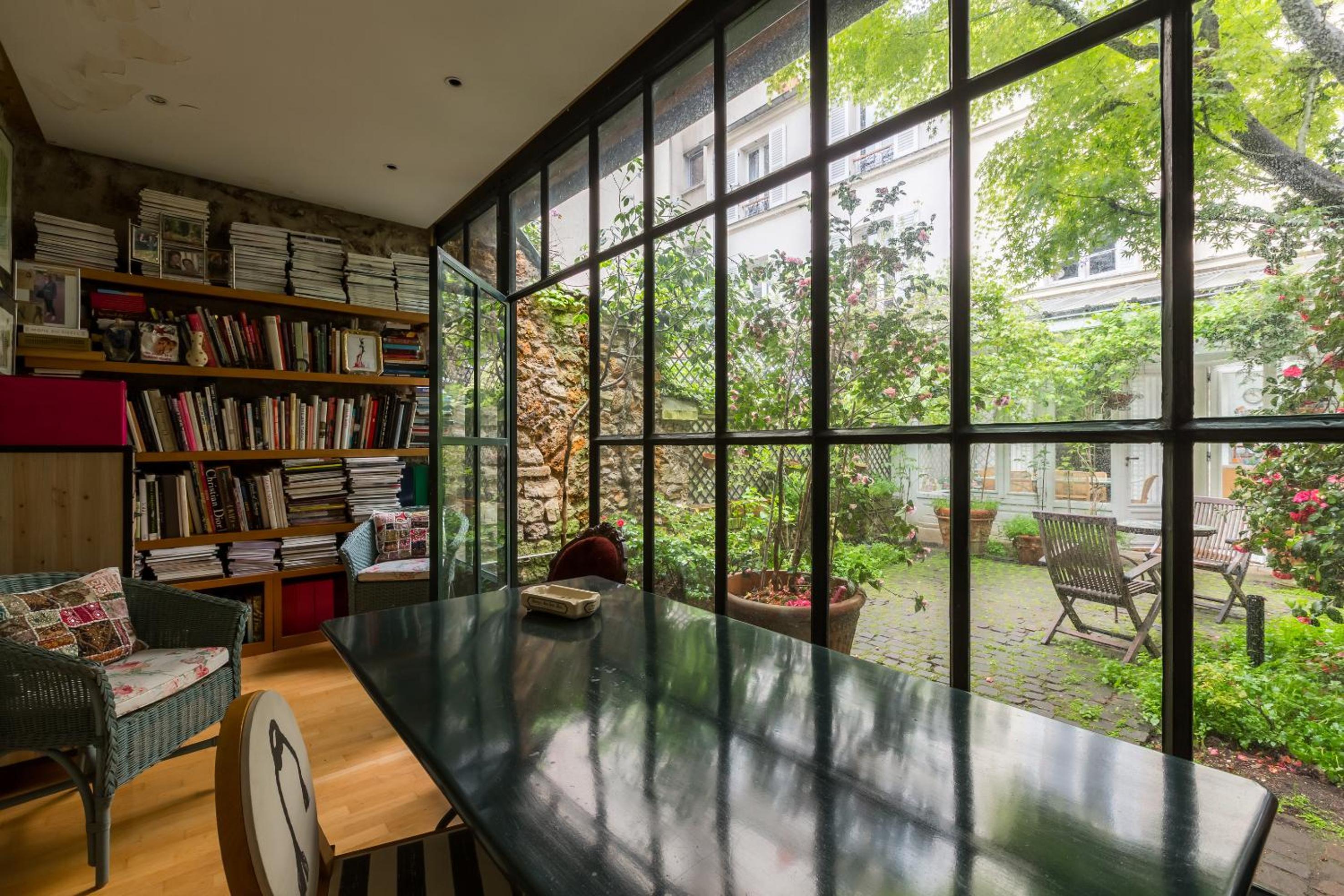 Veeve - Charming Townhouse near Parc Montsouris