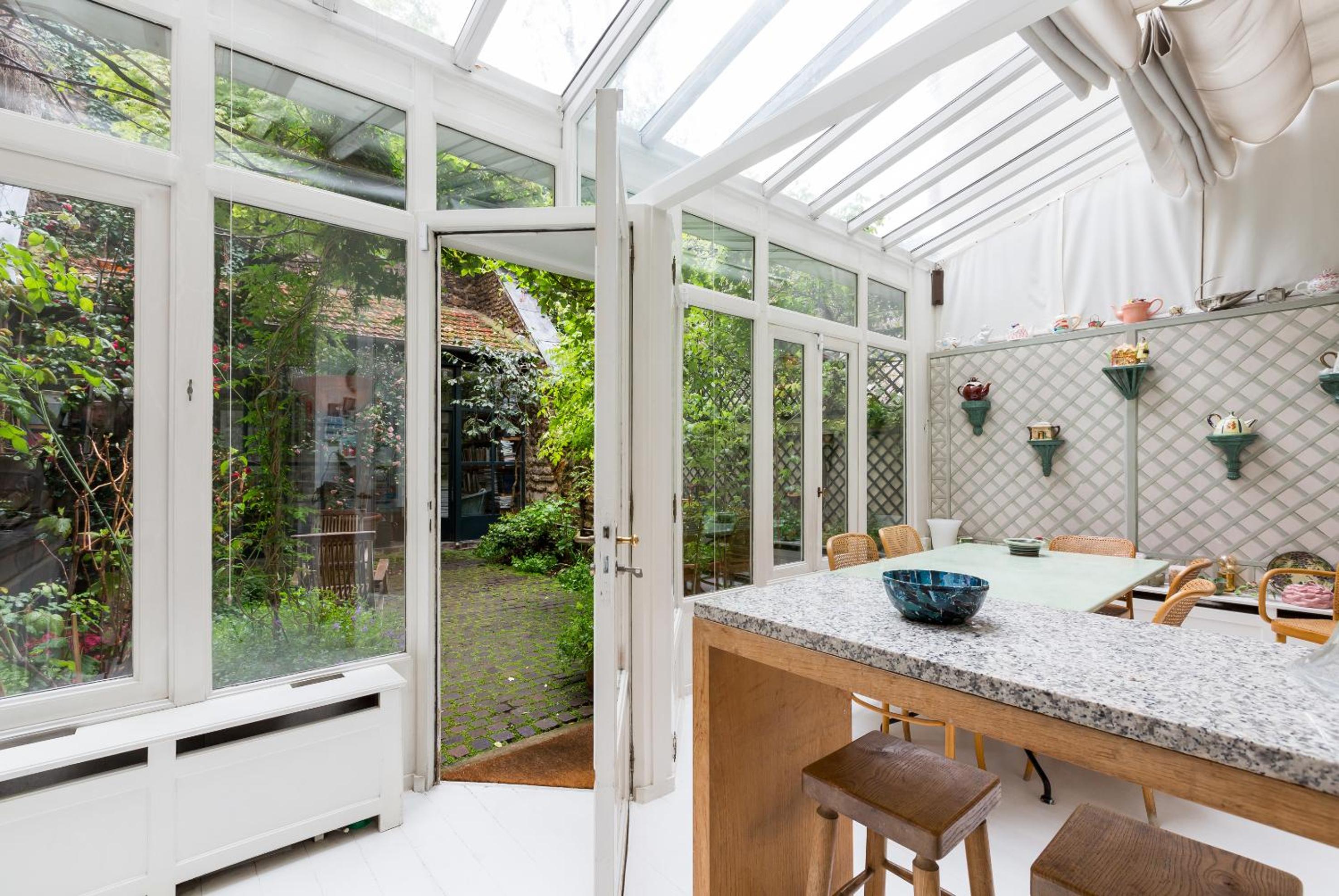 Veeve - Charming Townhouse near Parc Montsouris
