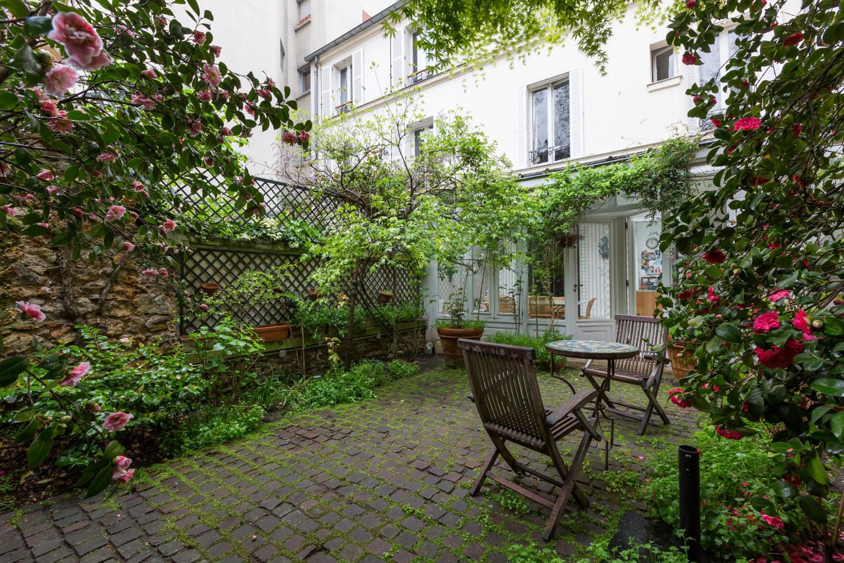 Veeve - Charming Townhouse near Parc Montsouris