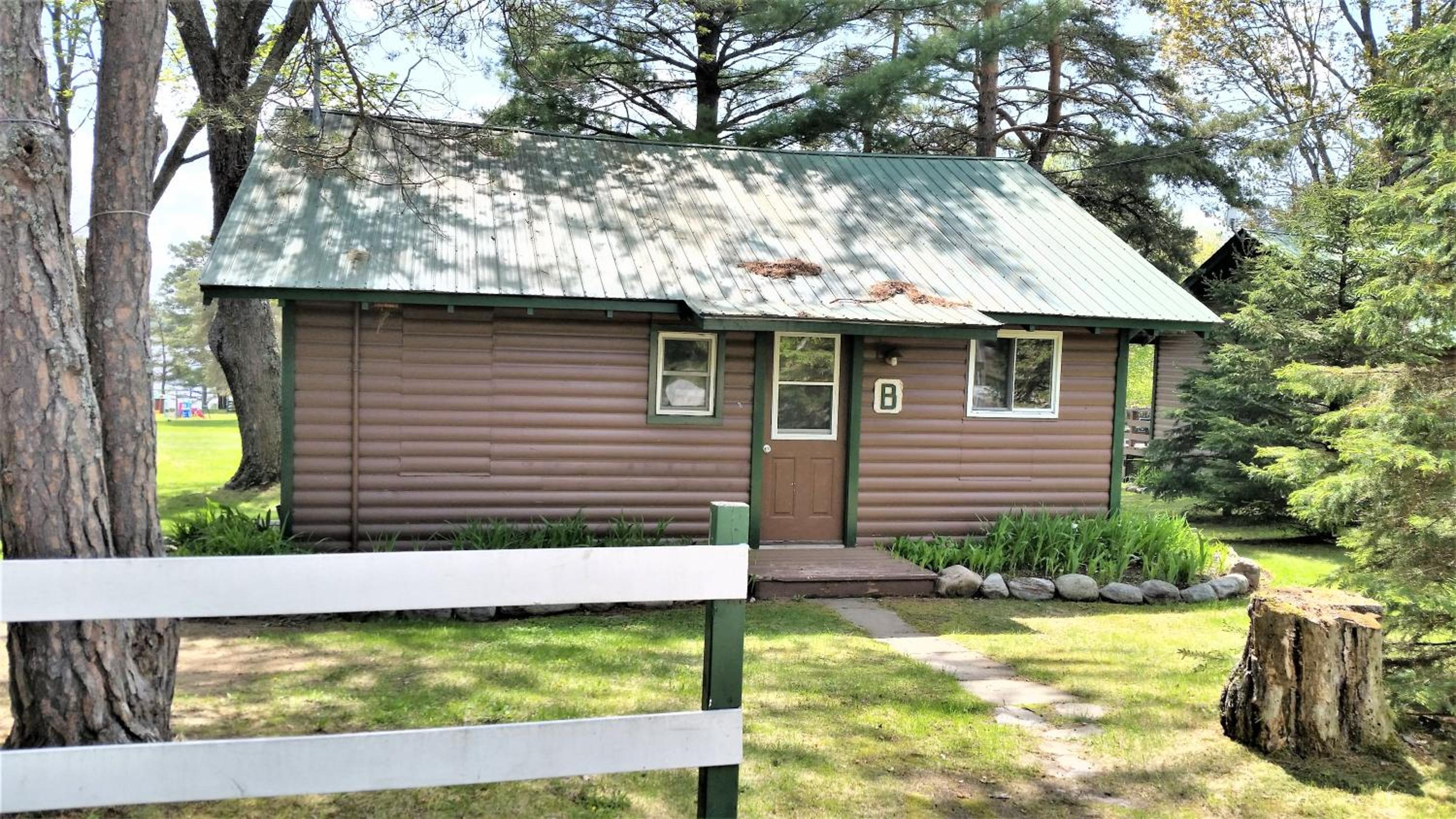 Logging Chain Lodge Cottage Resort