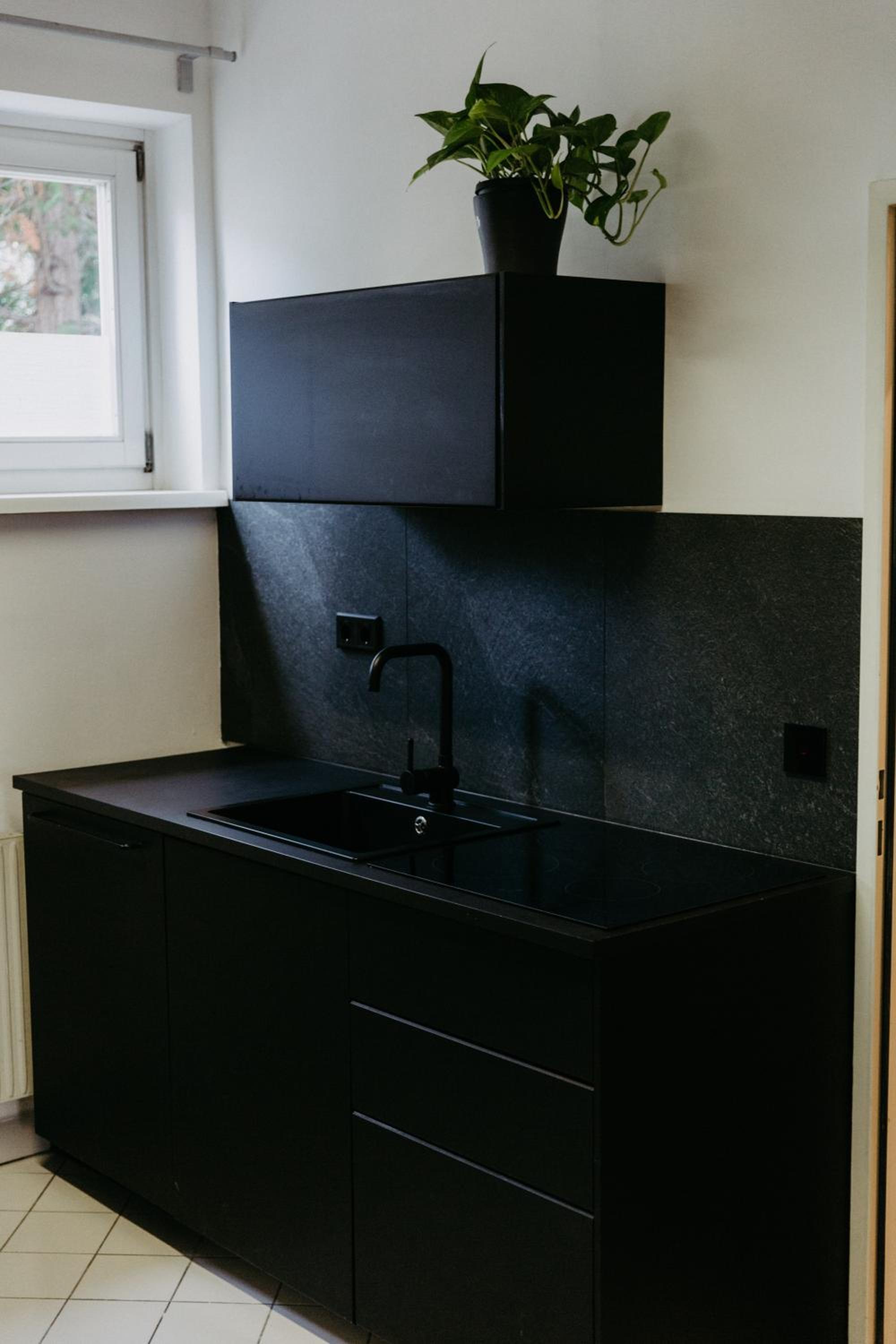 Modernes, stilvolles eingerichtetes Loft