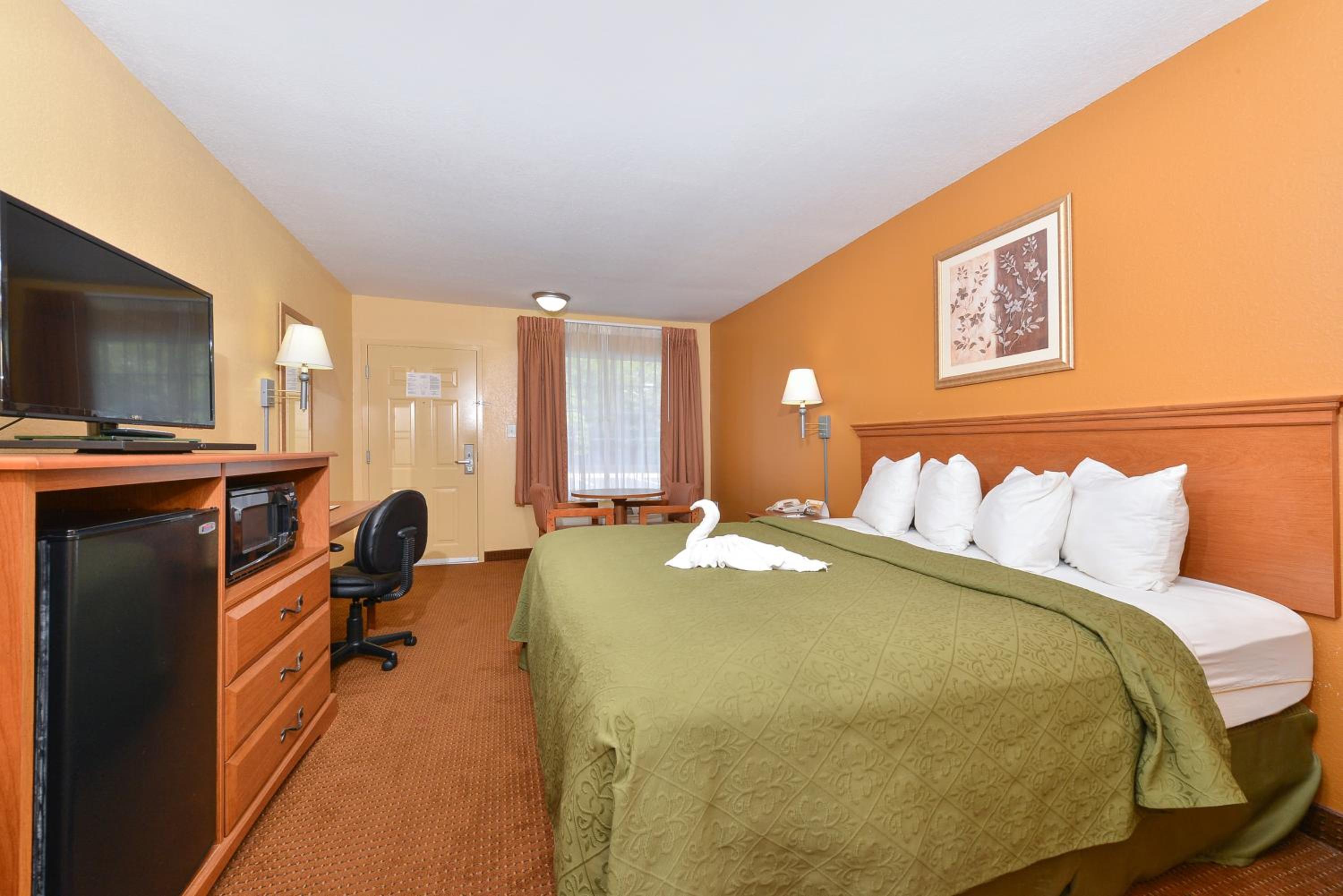 Quality Inn & Suites Cartersville North view 2