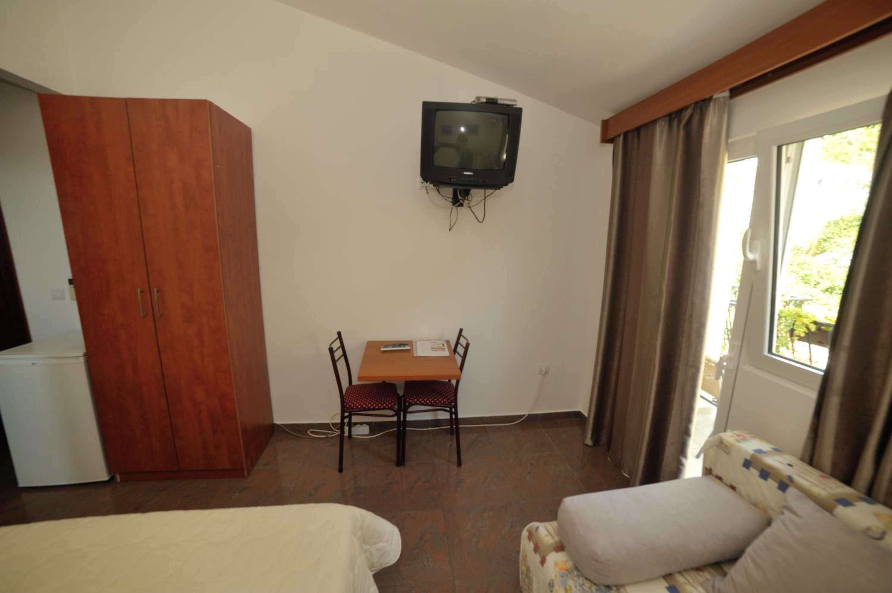 Photo 7