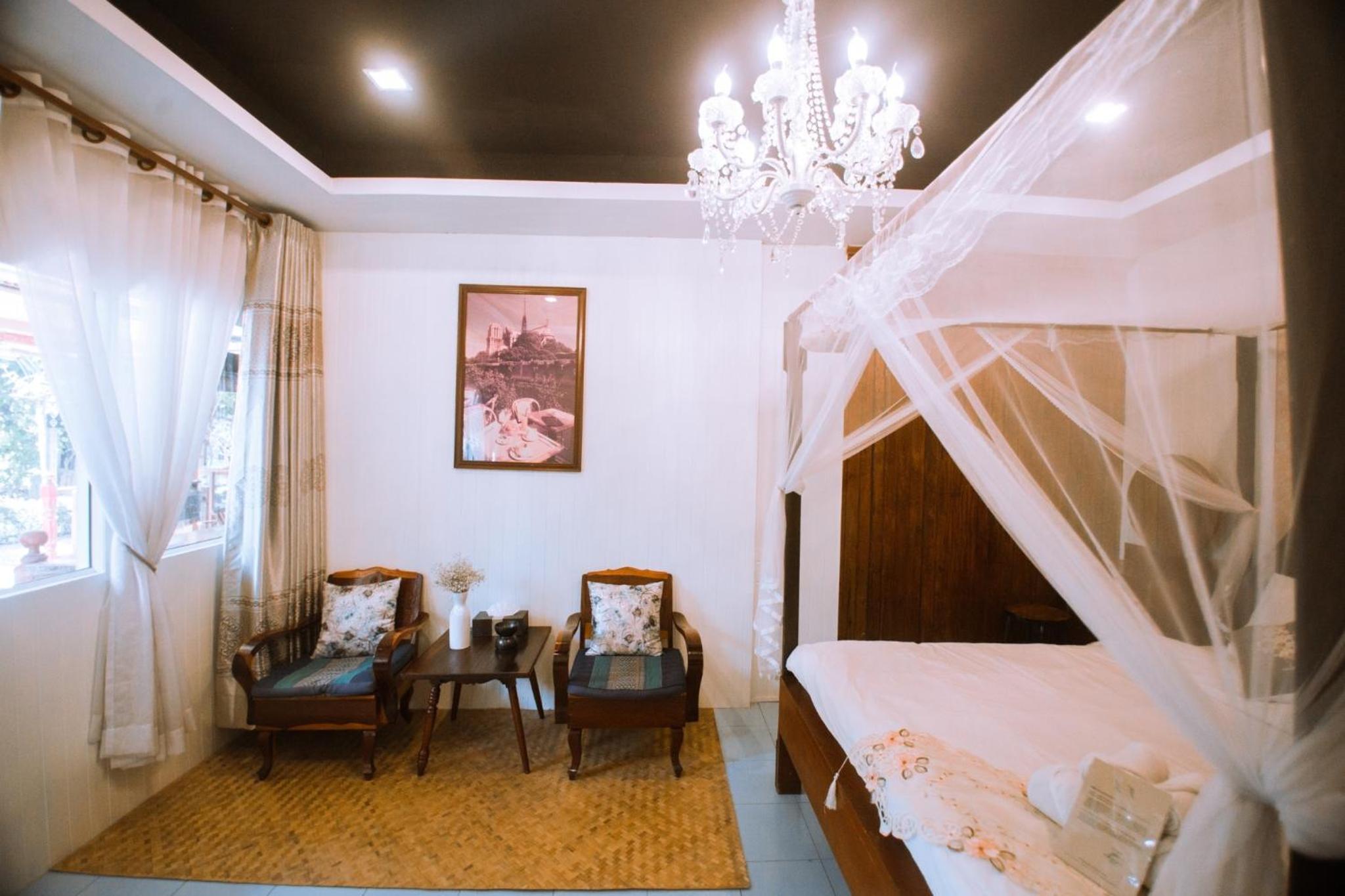 The Antique Riverside Resort