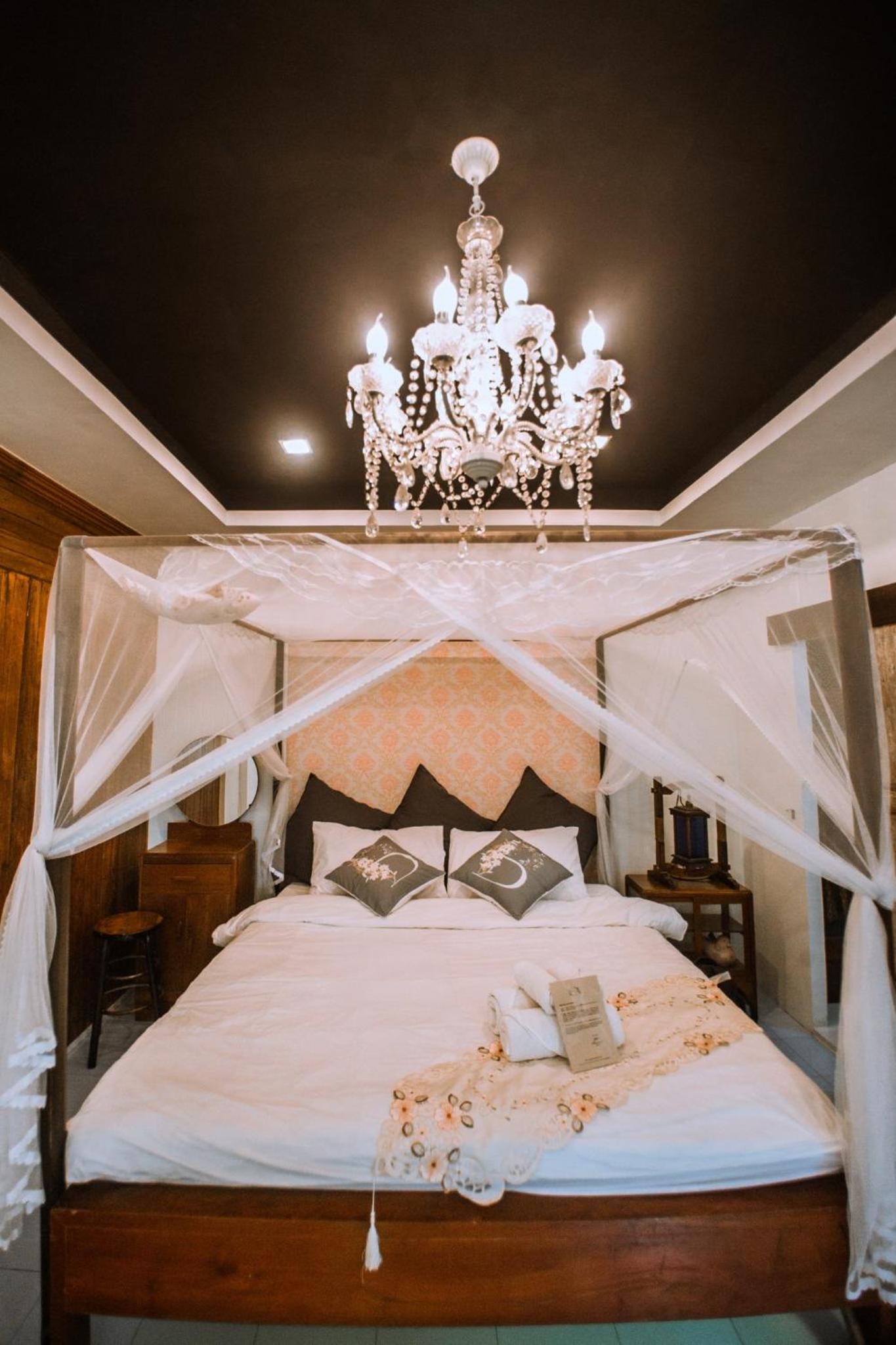 The Antique Riverside Resort