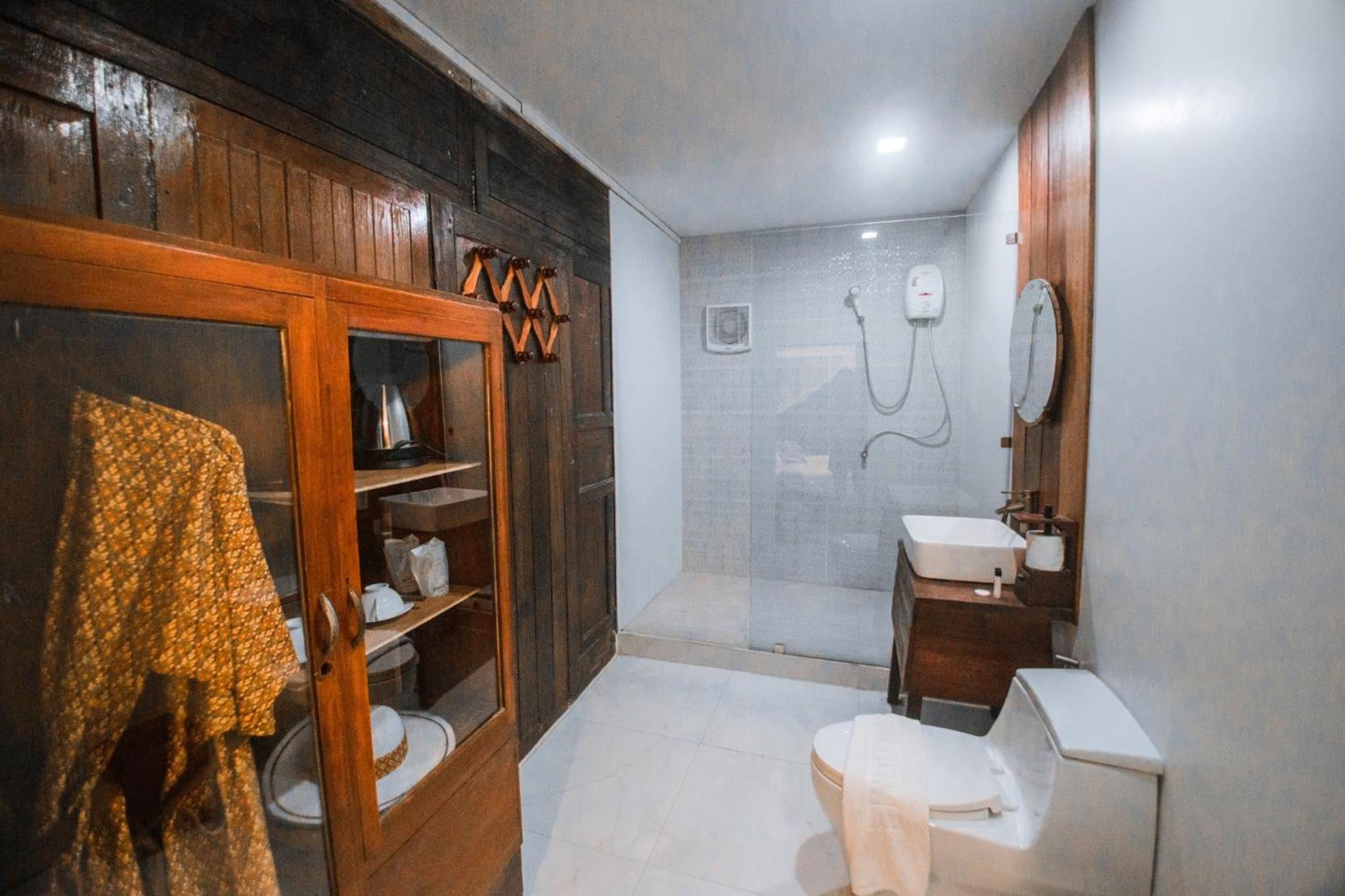 The Antique Riverside Resort