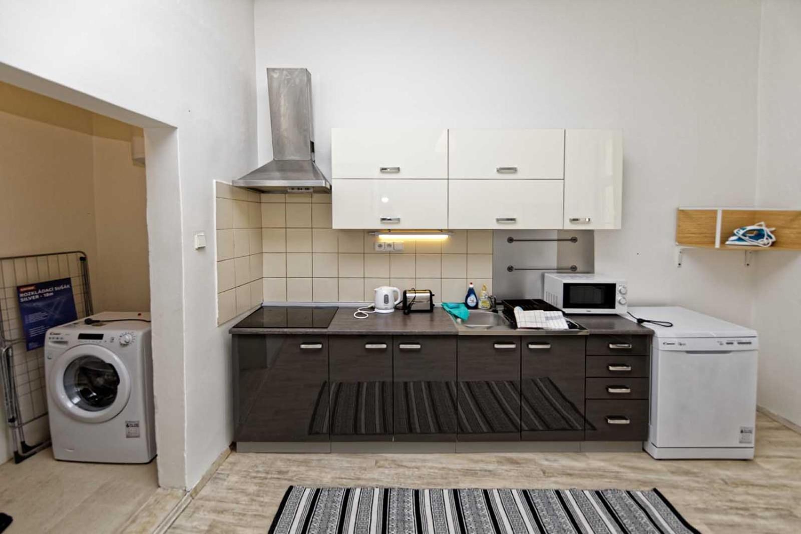 Peter's Tower Apartments