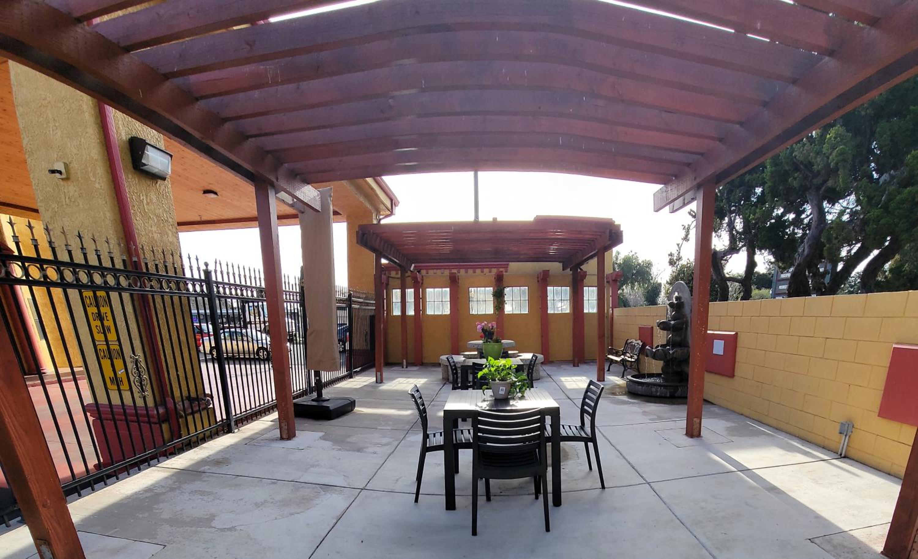 Hayward Vacations - Mission Inn and Suites - Property Image 3