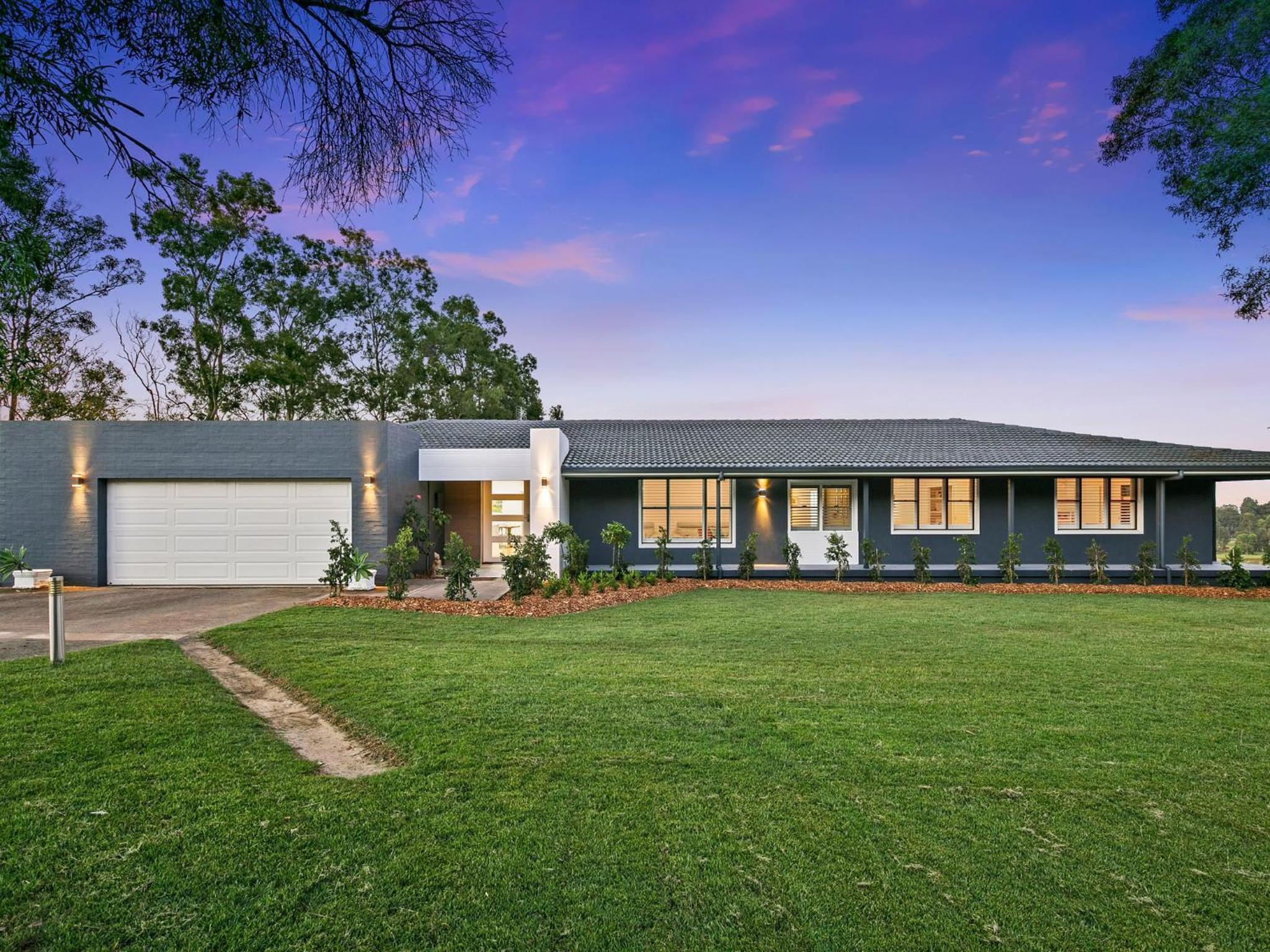 Palmers Lane On Vineyard 5br Homestead with Pool