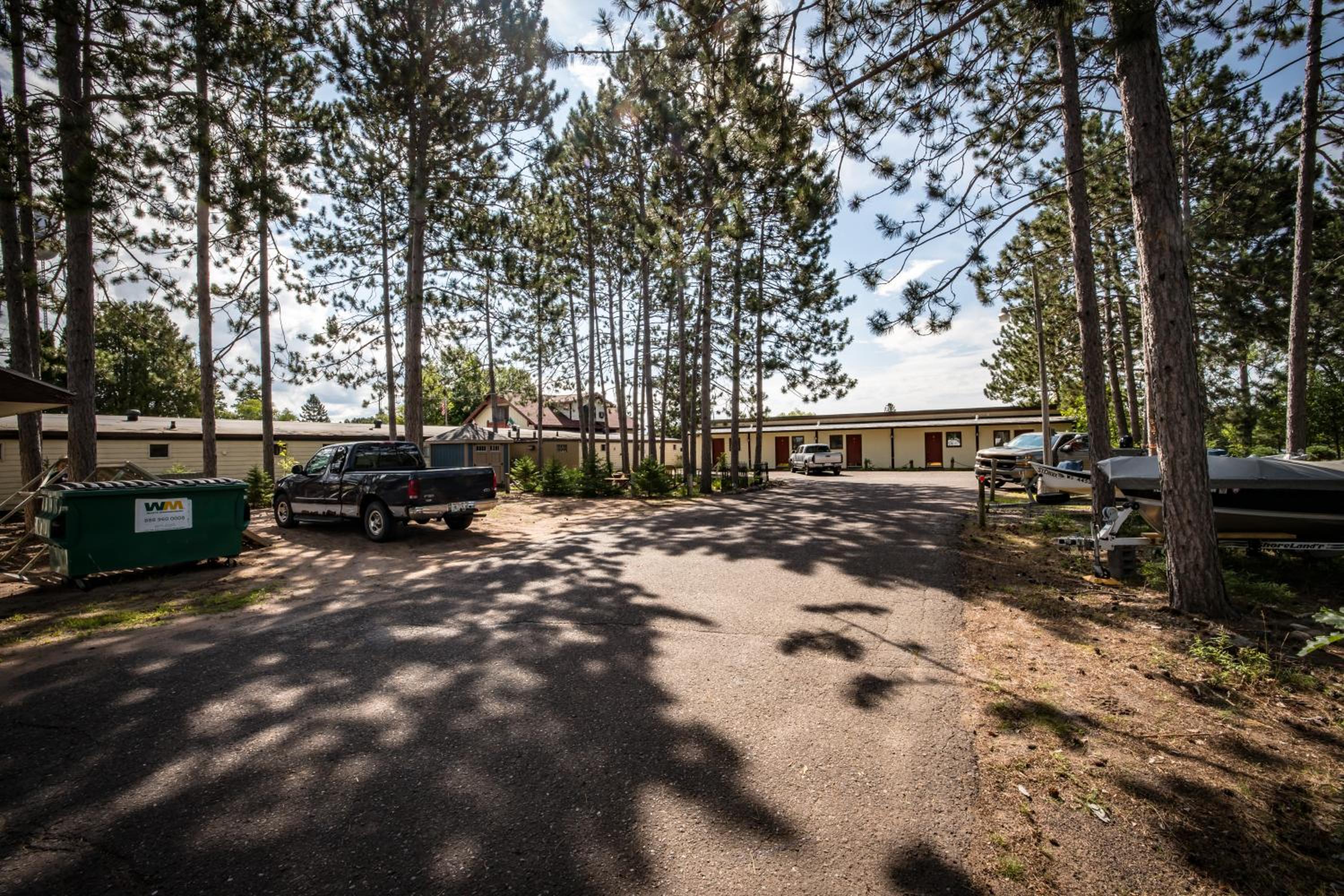 Riverside Motel