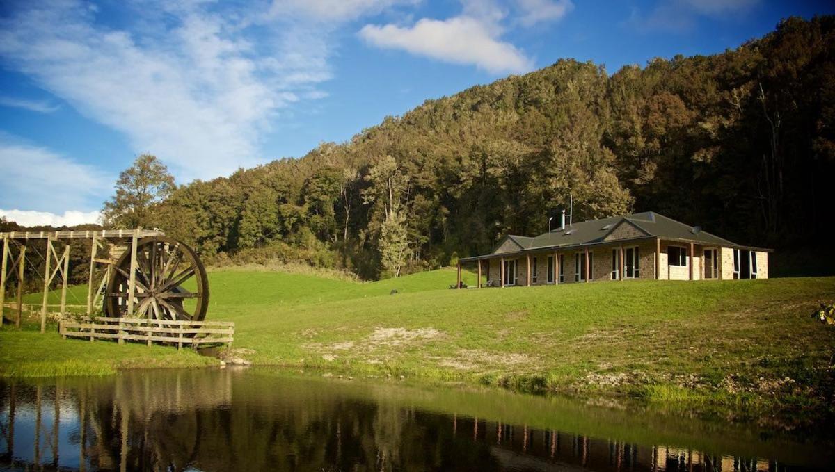 Ahaura Lodge & Waterwheel Farm Stay view 5