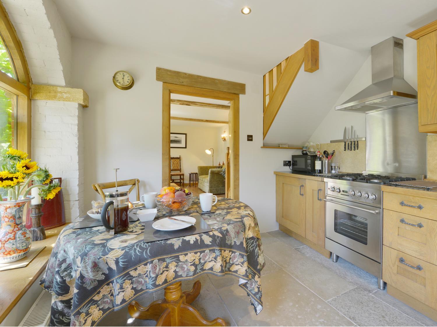 Pittards Farm Cottage view 5