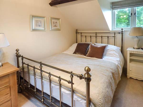 Honeypot Cottage view 5