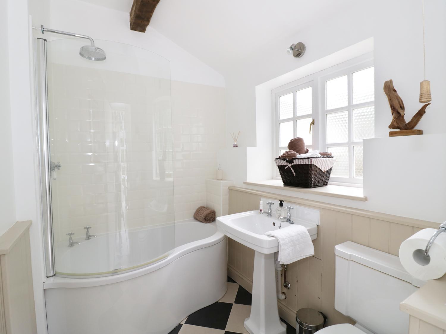 Woodstock Vacations - Blenheim Edge, The Causeway - Property Image 12