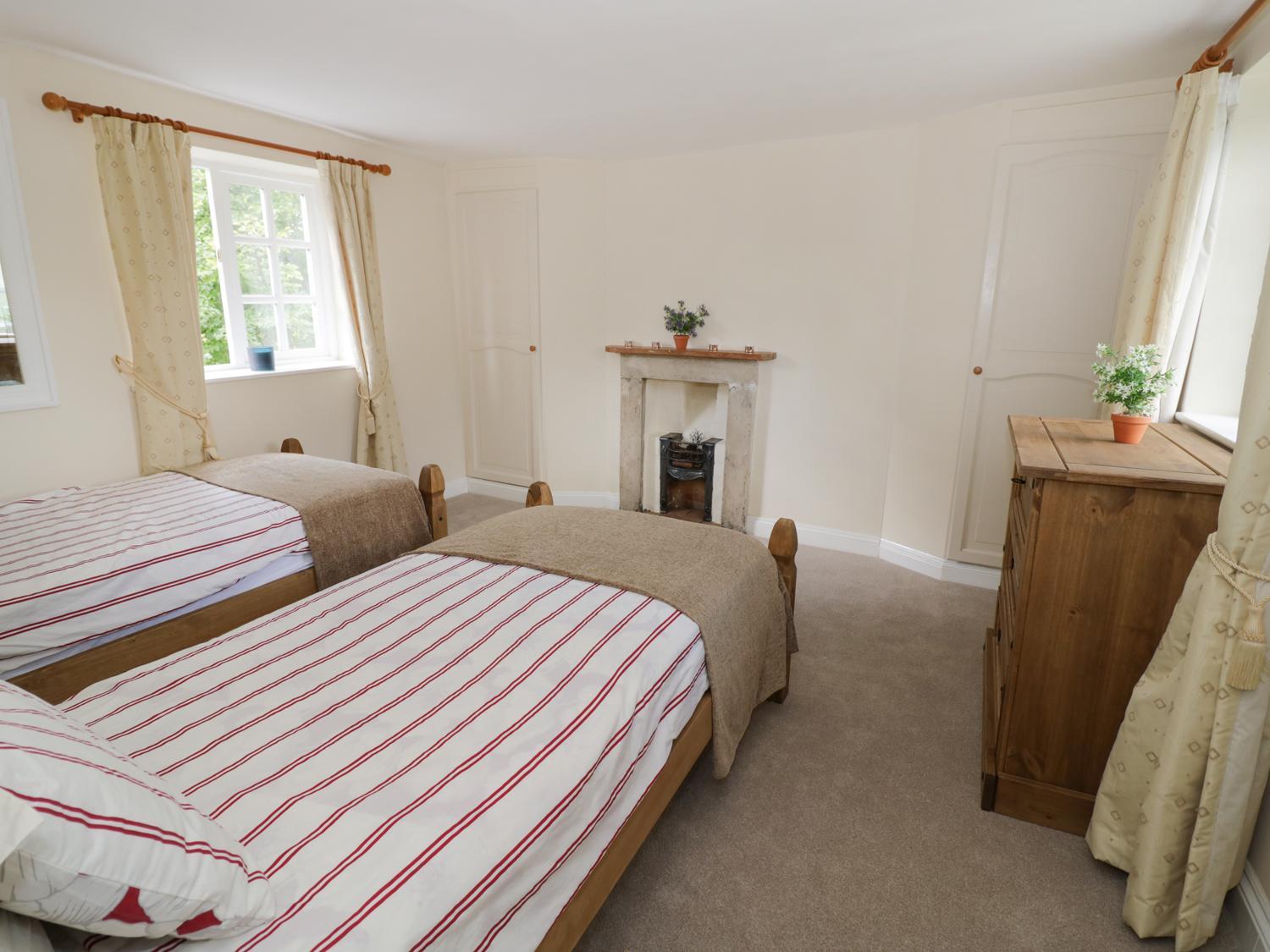 Woodstock Vacations - Blenheim Edge, The Causeway - Property Image 9