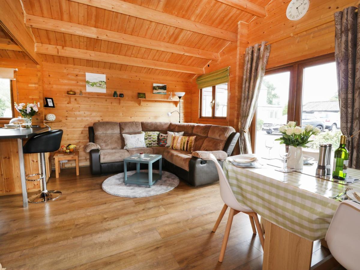 Mayfields Lodge