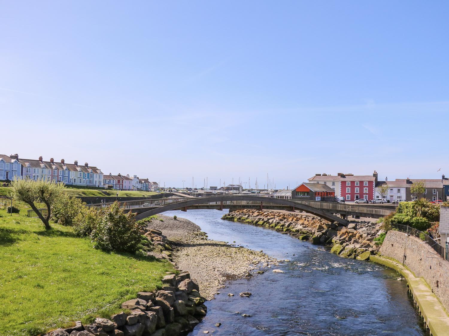Photo 9