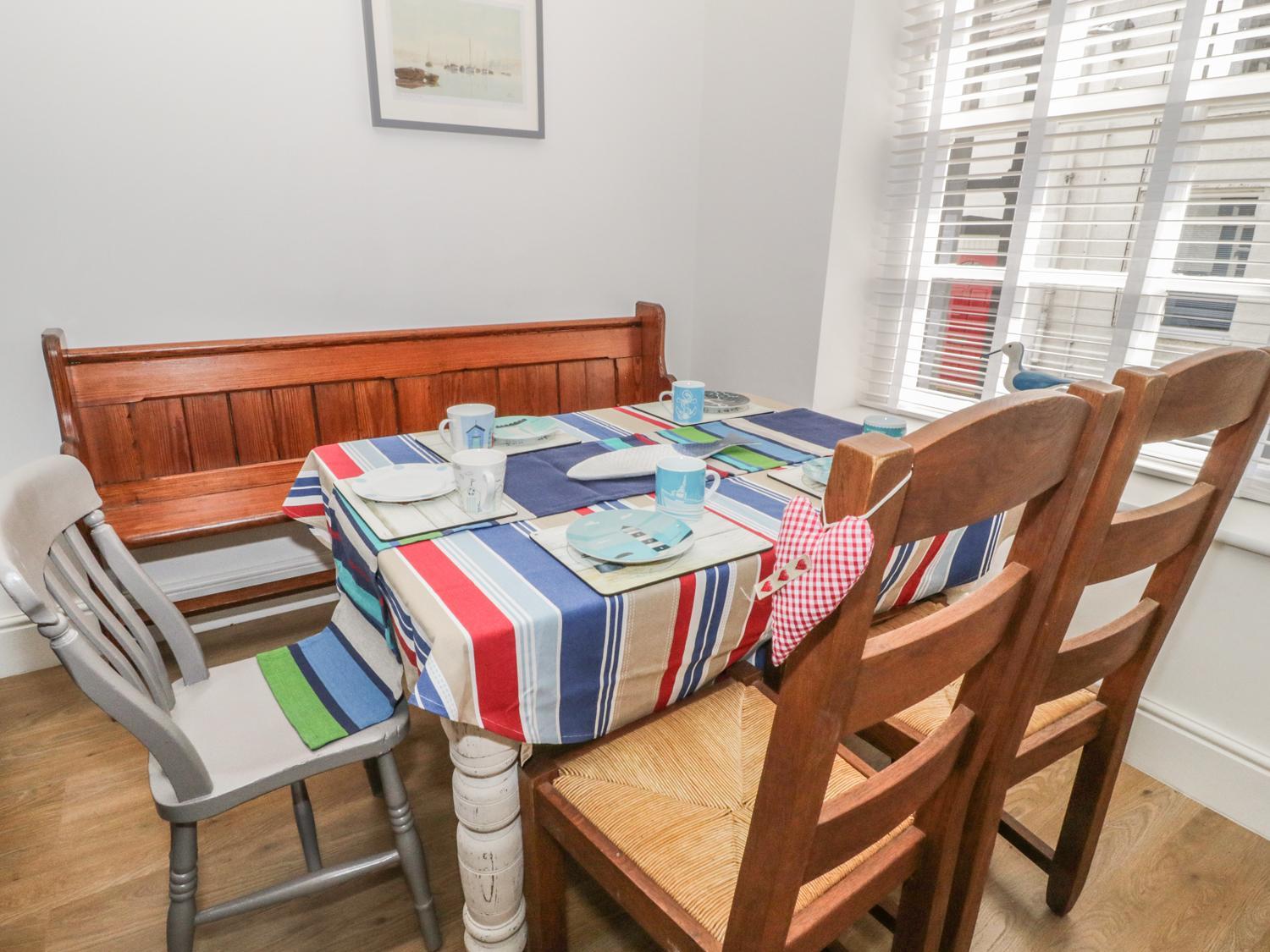 22 Uppergate Street view 5