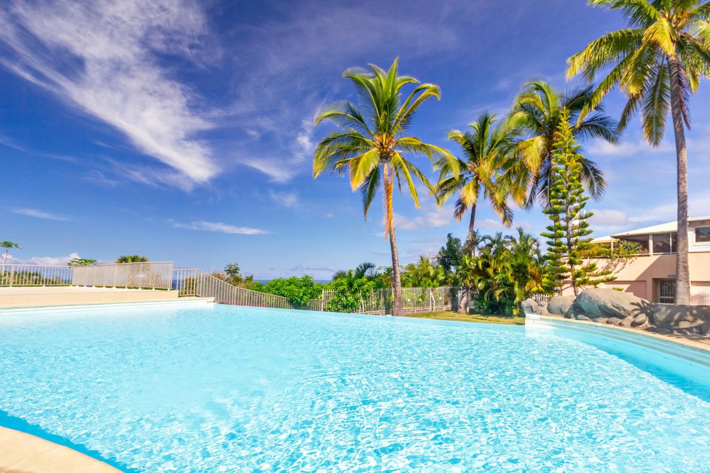 Cuty - bel et spacieux apt avec magnifique vue mer et piscine Saint Gilles Les Bains view 4