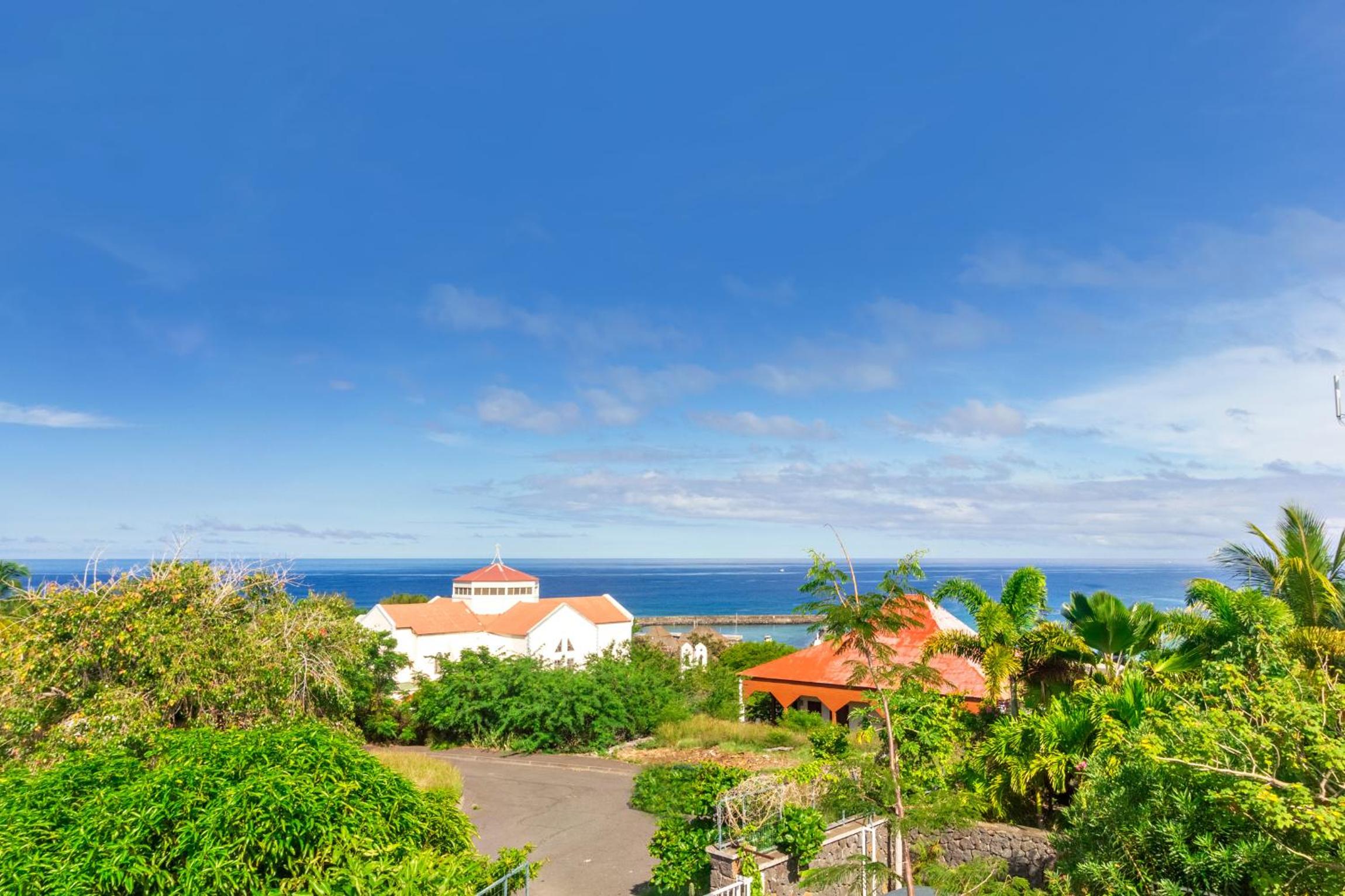 Cuty - bel et spacieux apt avec magnifique vue mer et piscine Saint Gilles Les Bains view 2