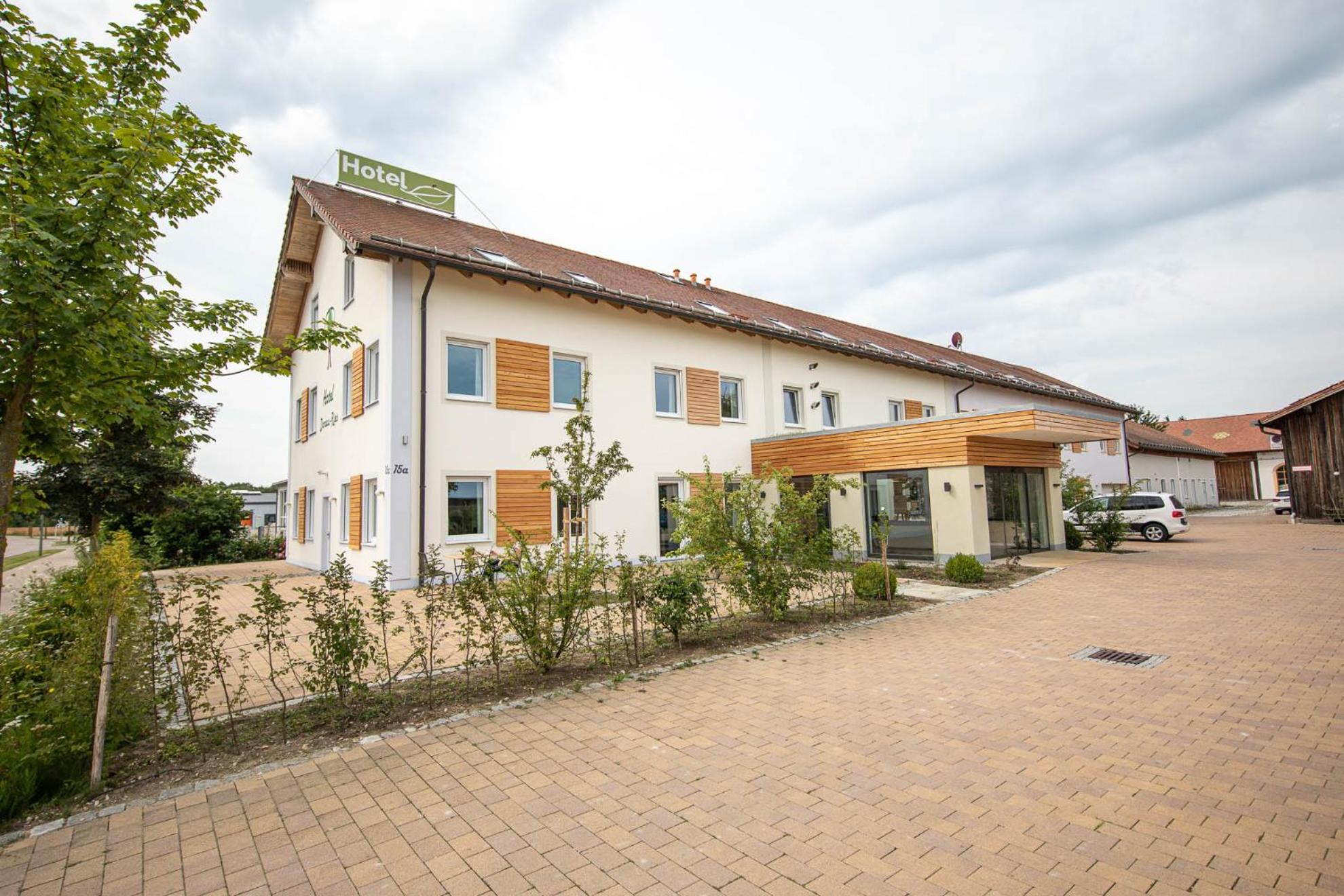 Hotel Donau-Ries - Property Image 1