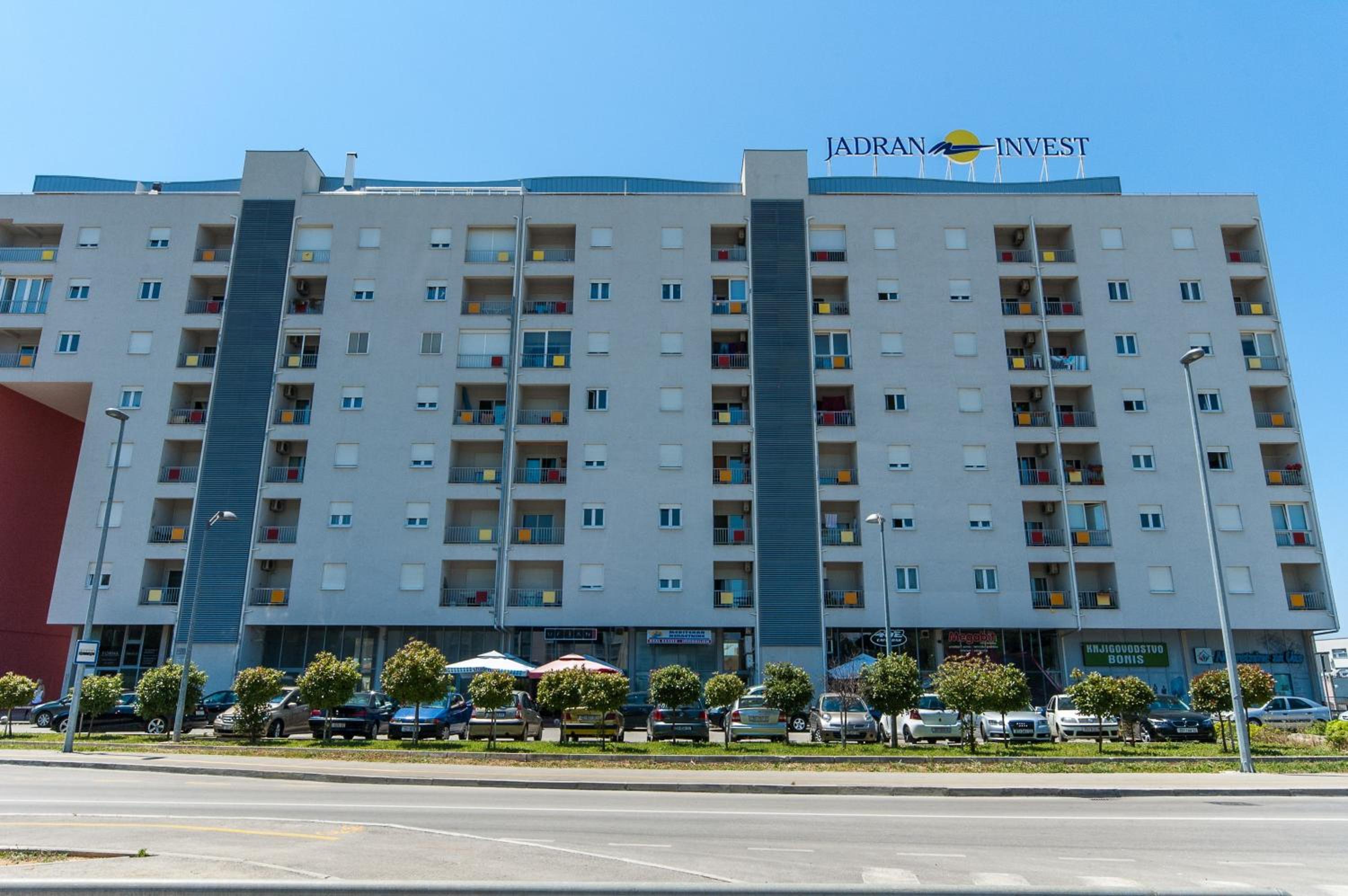 Jadran apartment with balcony and parking garage view 4