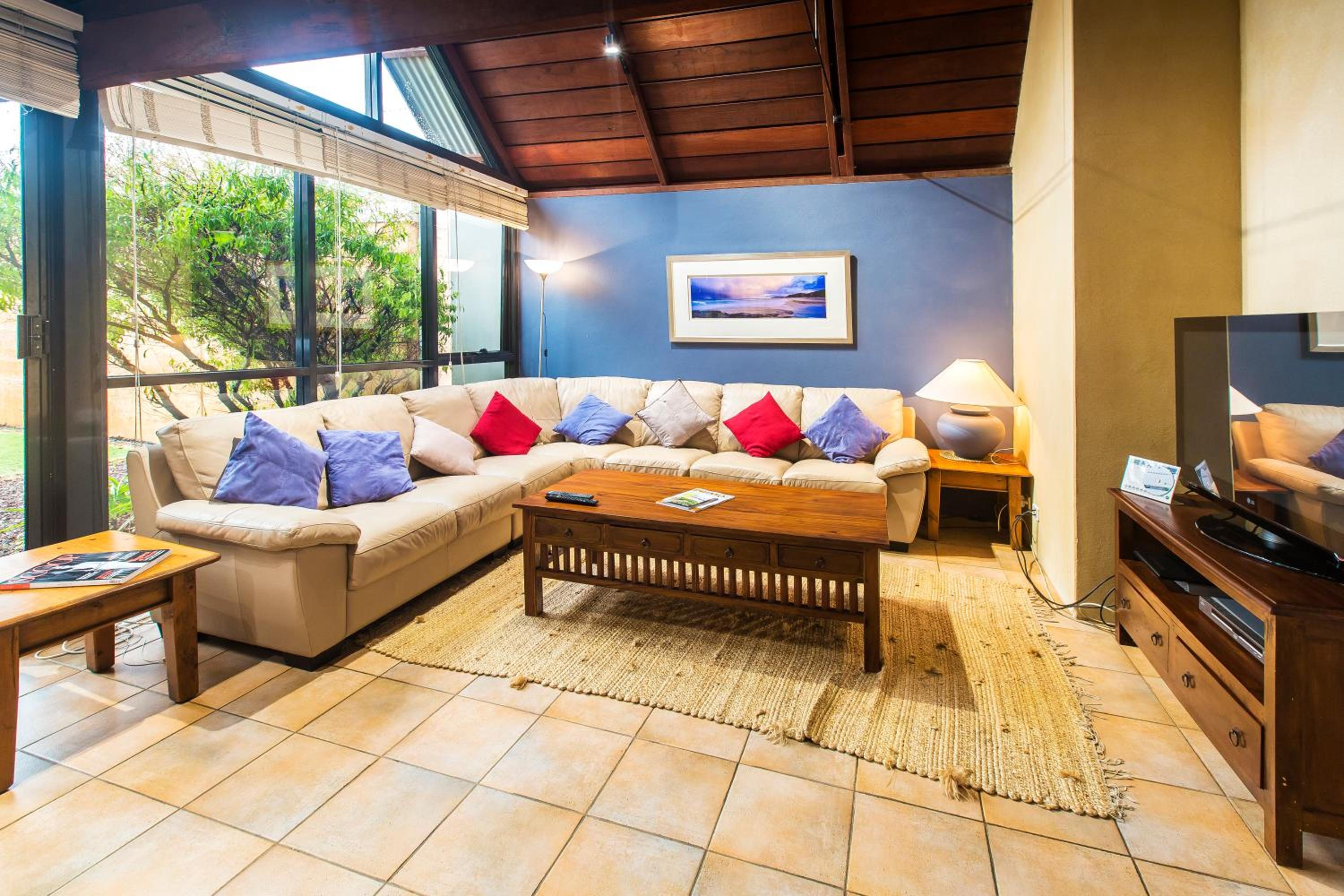Whalers Cove Villas