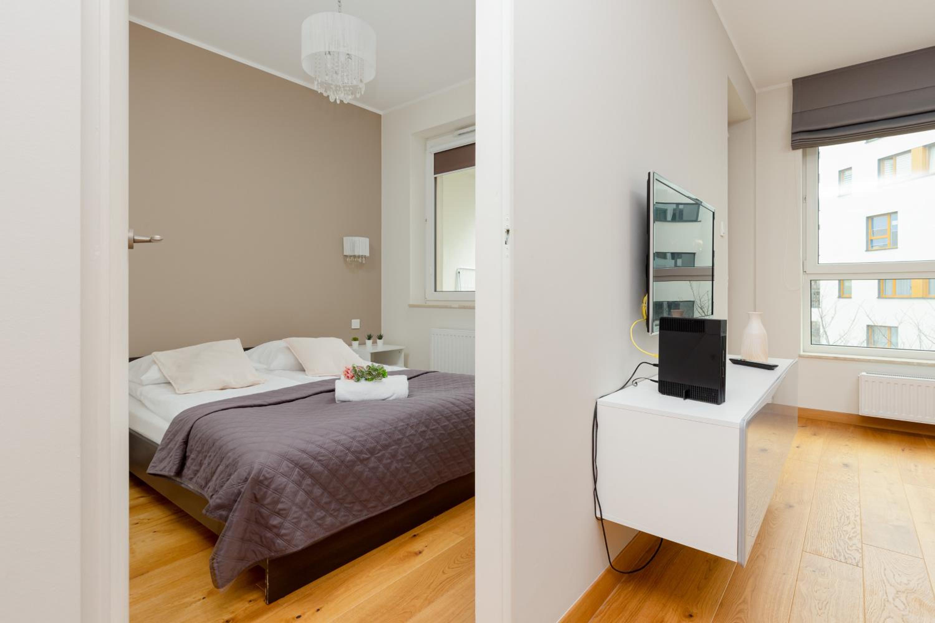 Kolorowy Gocław Apartment by Renters view 2