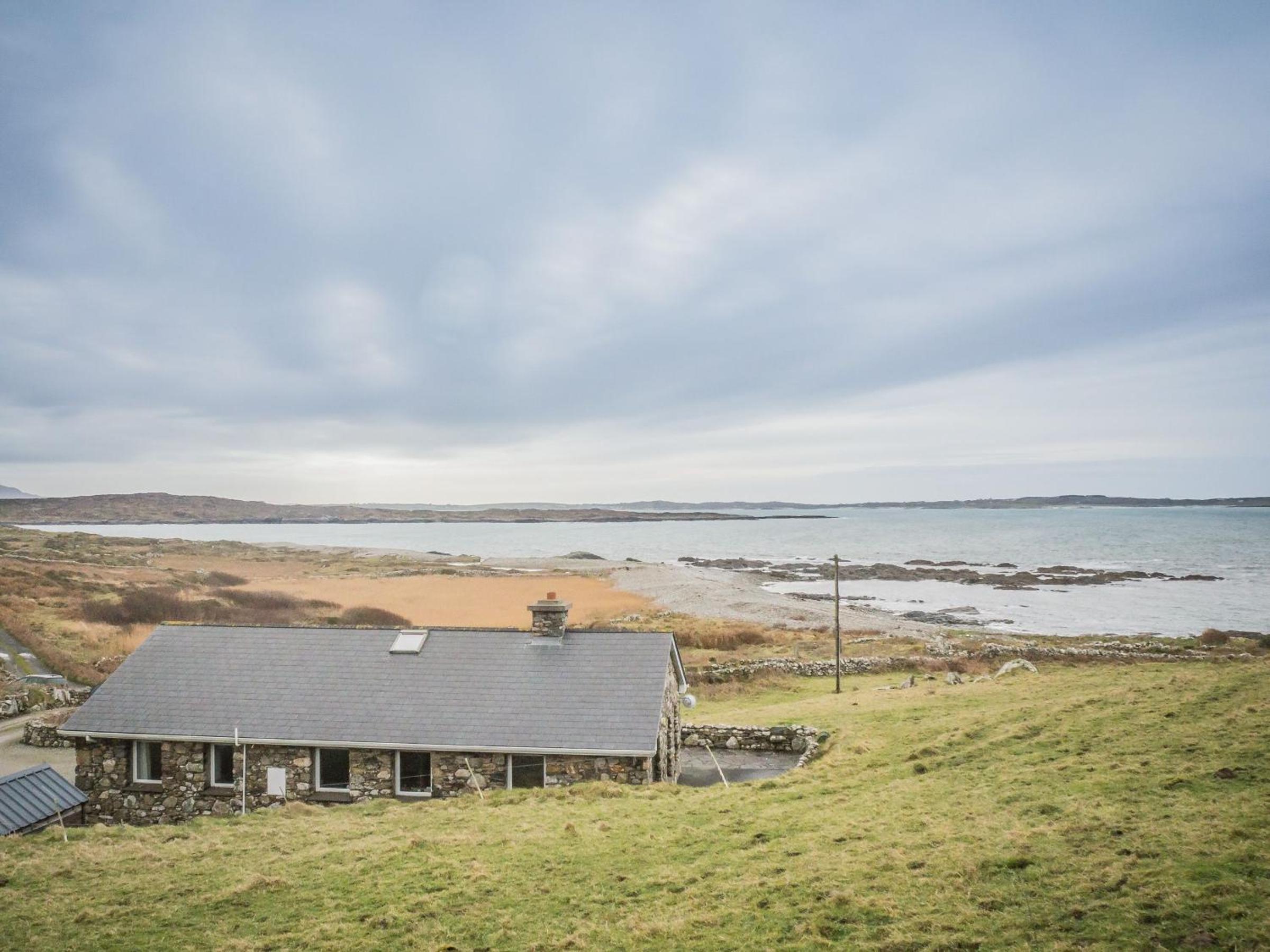 Errislannan Stone Cottage view 5