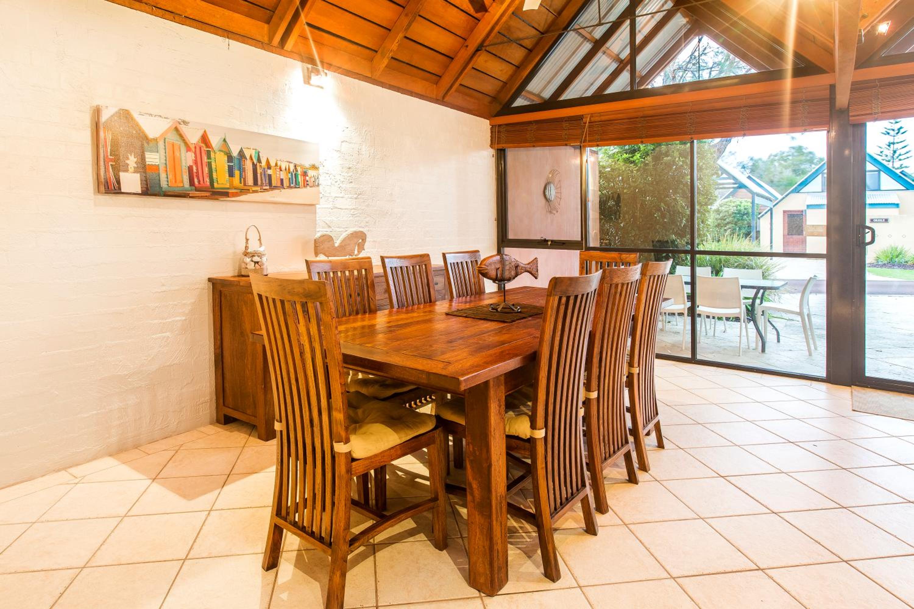 Whalers Cove Villas
