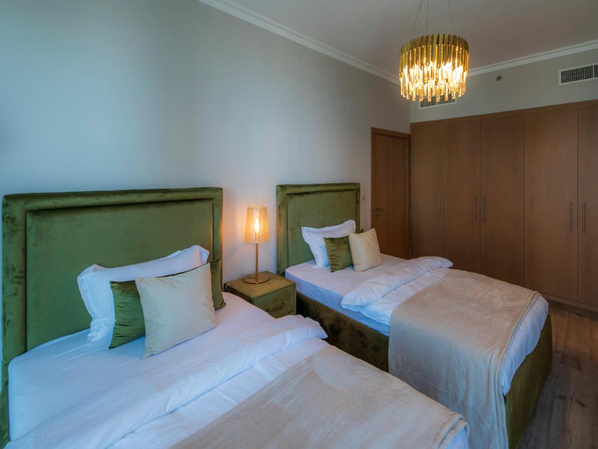 FIRST CLASS 3BR with full DUBAI SKYLINE & SEA view