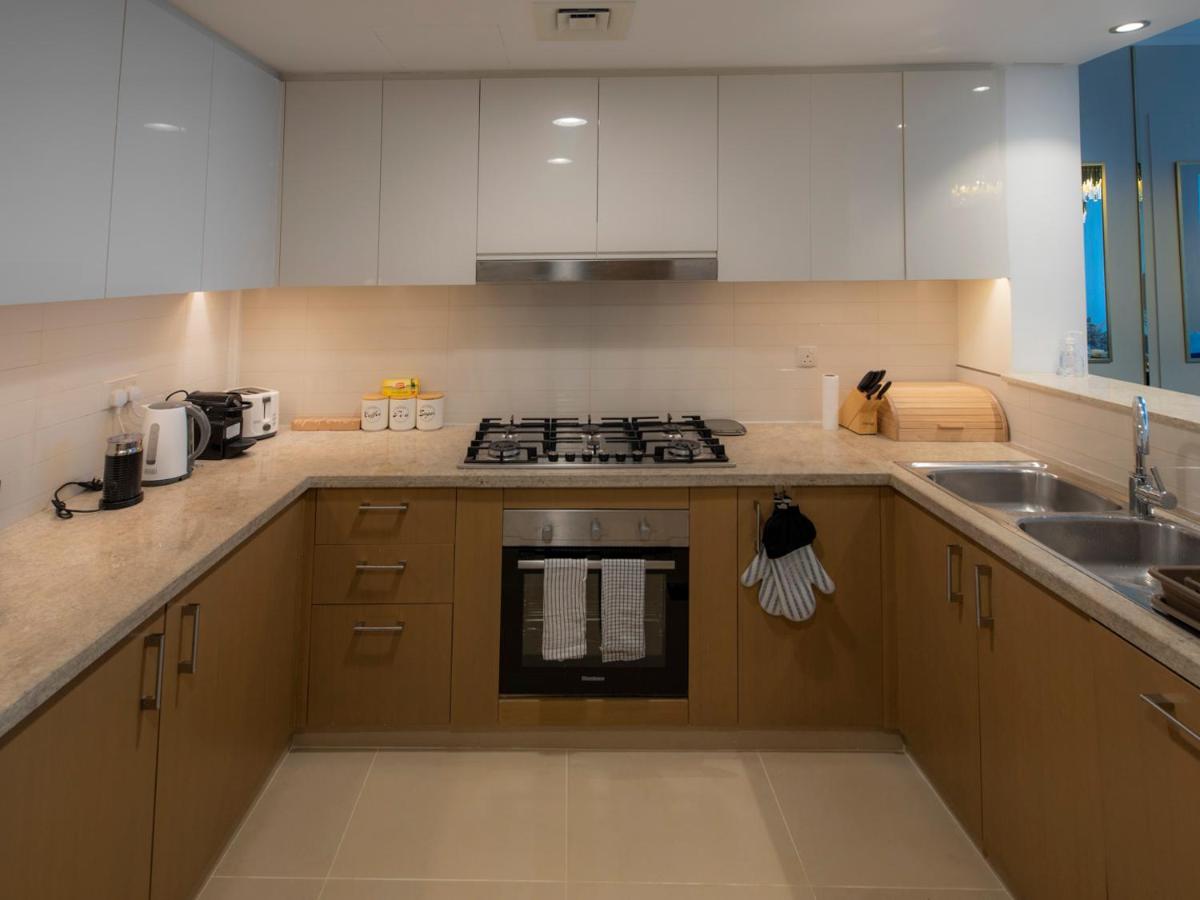 FIRST CLASS 3BR with full DUBAI SKYLINE & SEA view