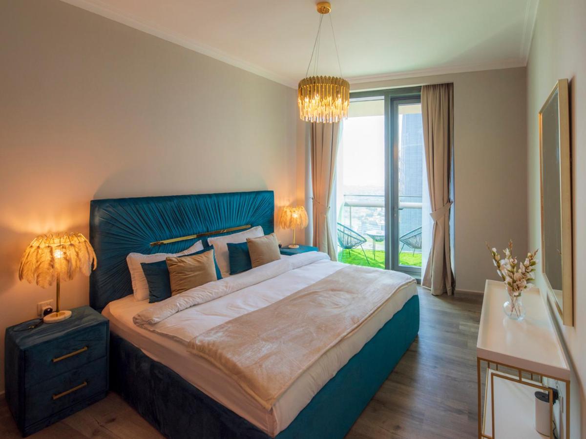 FIRST CLASS 3BR with full DUBAI SKYLINE & SEA view