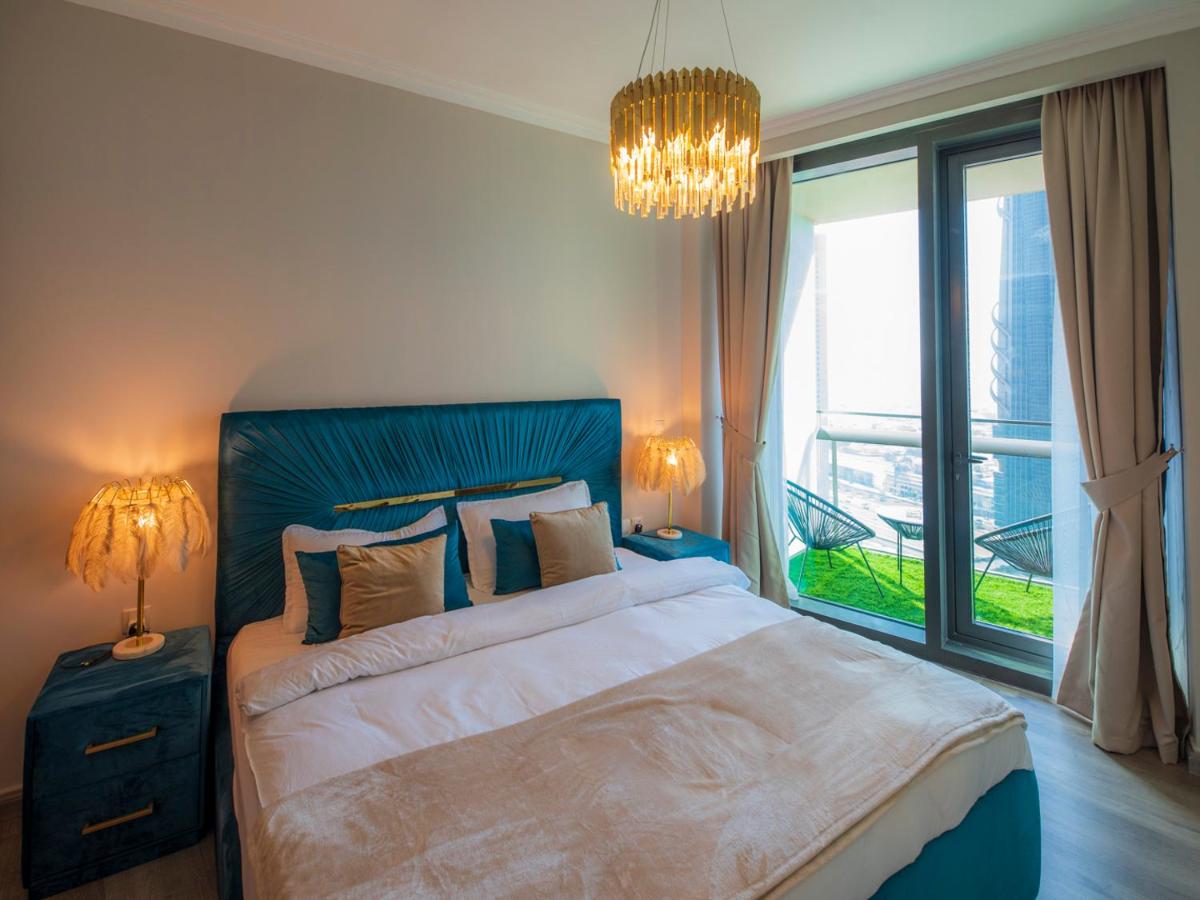 FIRST CLASS 3BR with full DUBAI SKYLINE & SEA view