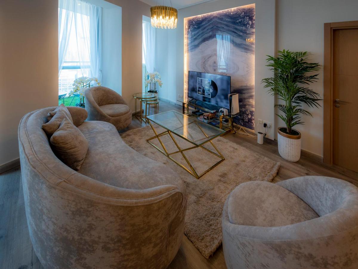 FIRST CLASS 3BR with full DUBAI SKYLINE & SEA view