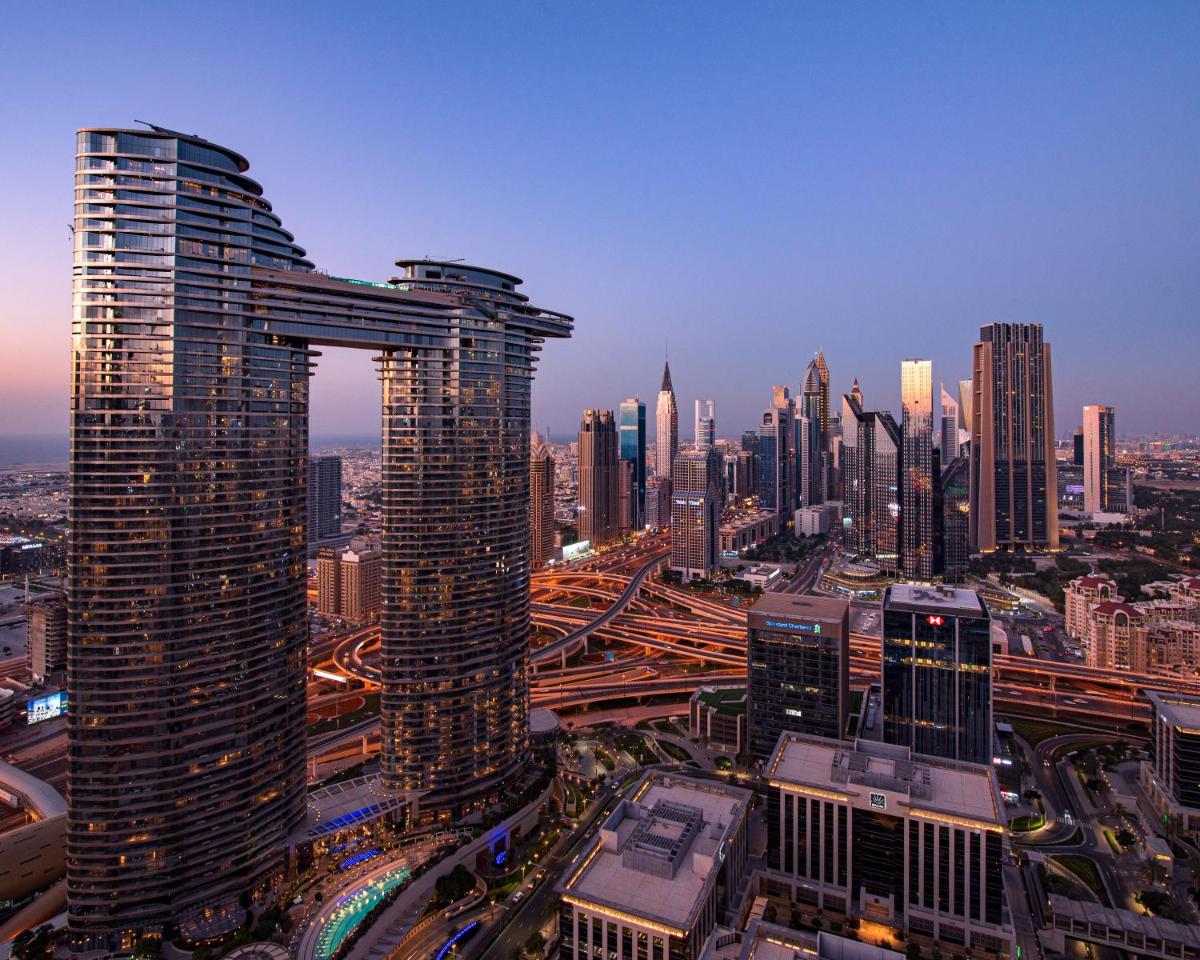 FIRST CLASS 3BR with full DUBAI SKYLINE & SEA view
