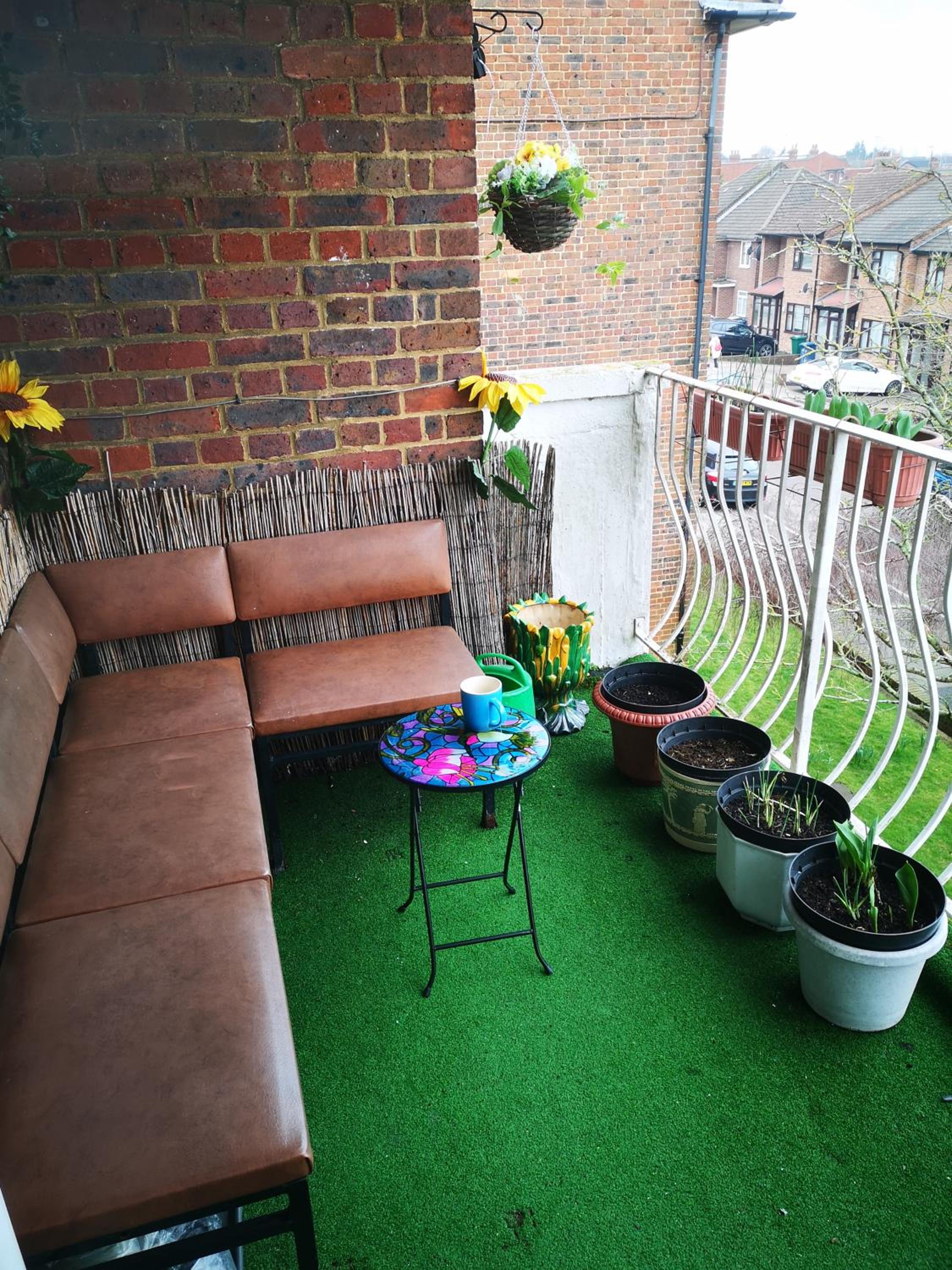 balcony