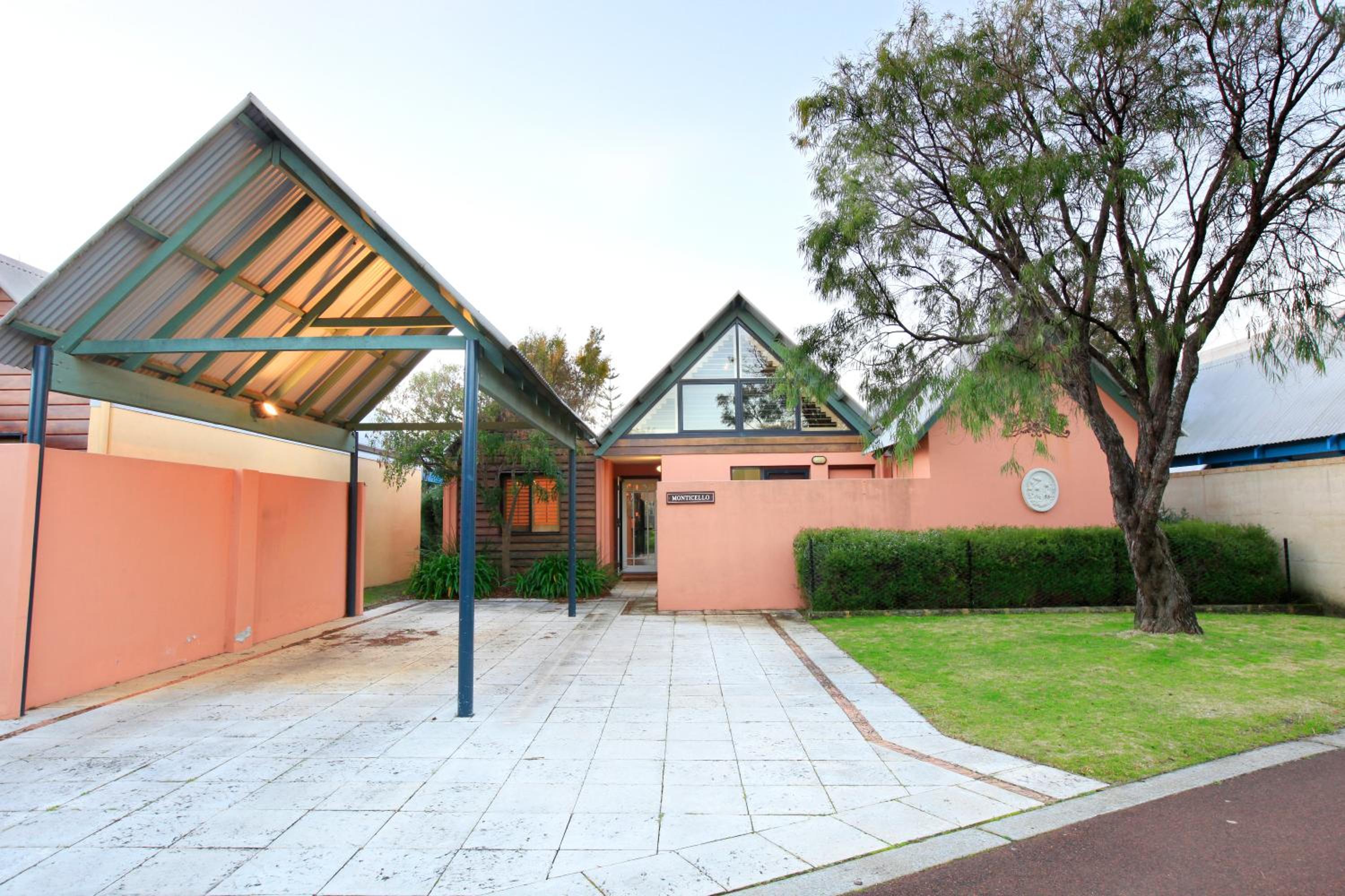 Whalers Cove Villas
