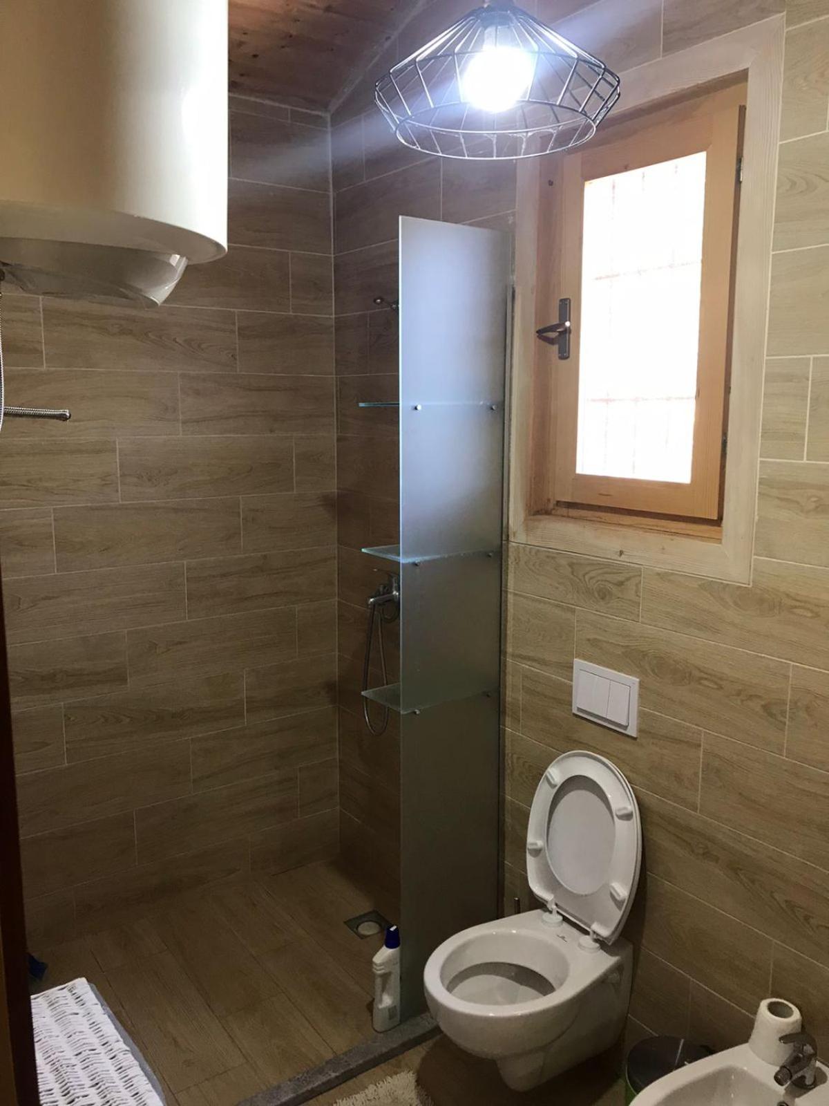 Vila Gjiri Lalzit