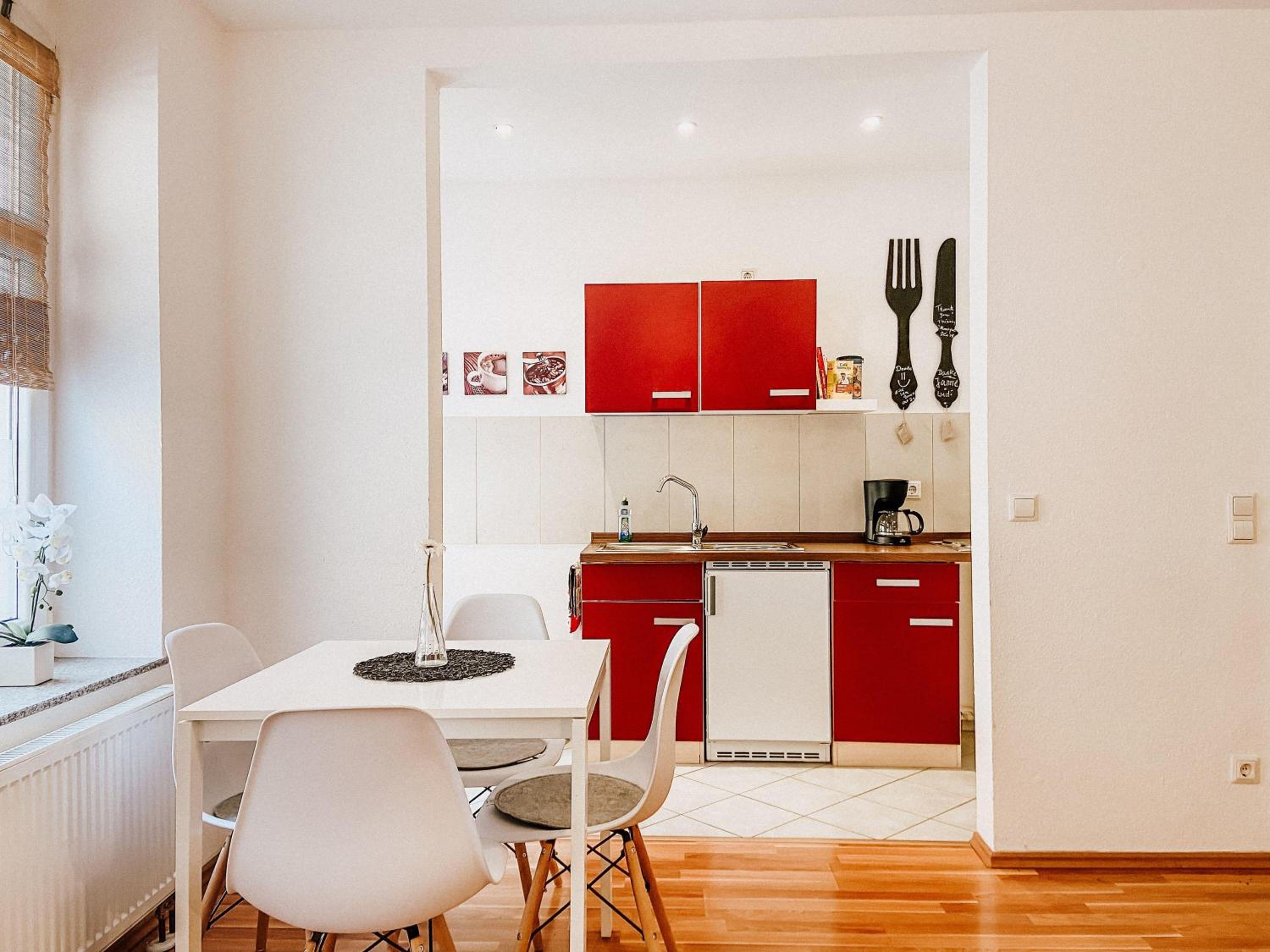 Gemütliche FeWo mit Balkon en Leipzig — kitchen